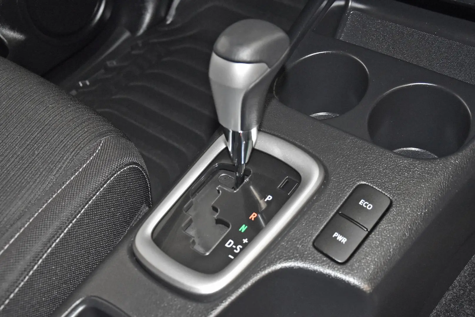 2023 Toyota Hilux Gallery Image 13