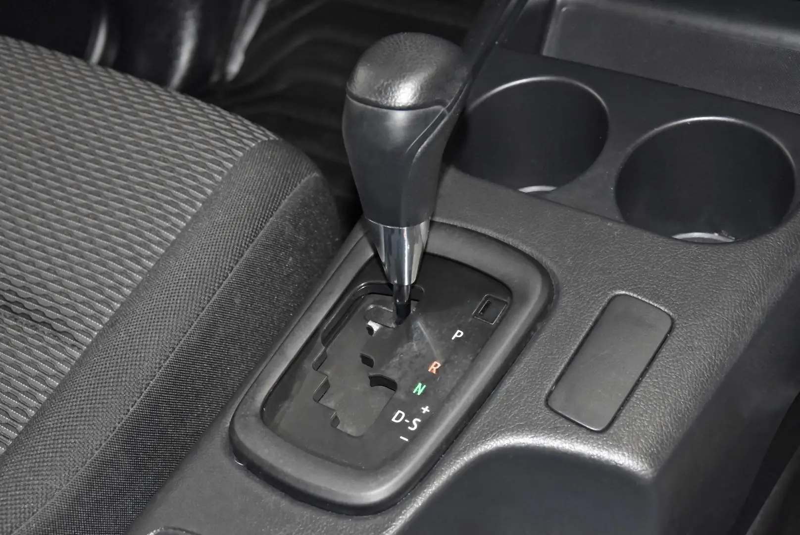 2020 Toyota Hilux Gallery Image 13