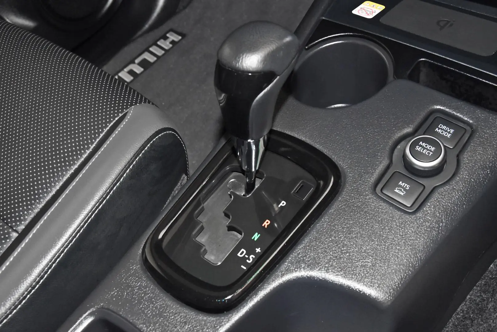 2024 Toyota Hilux Gallery Image 13