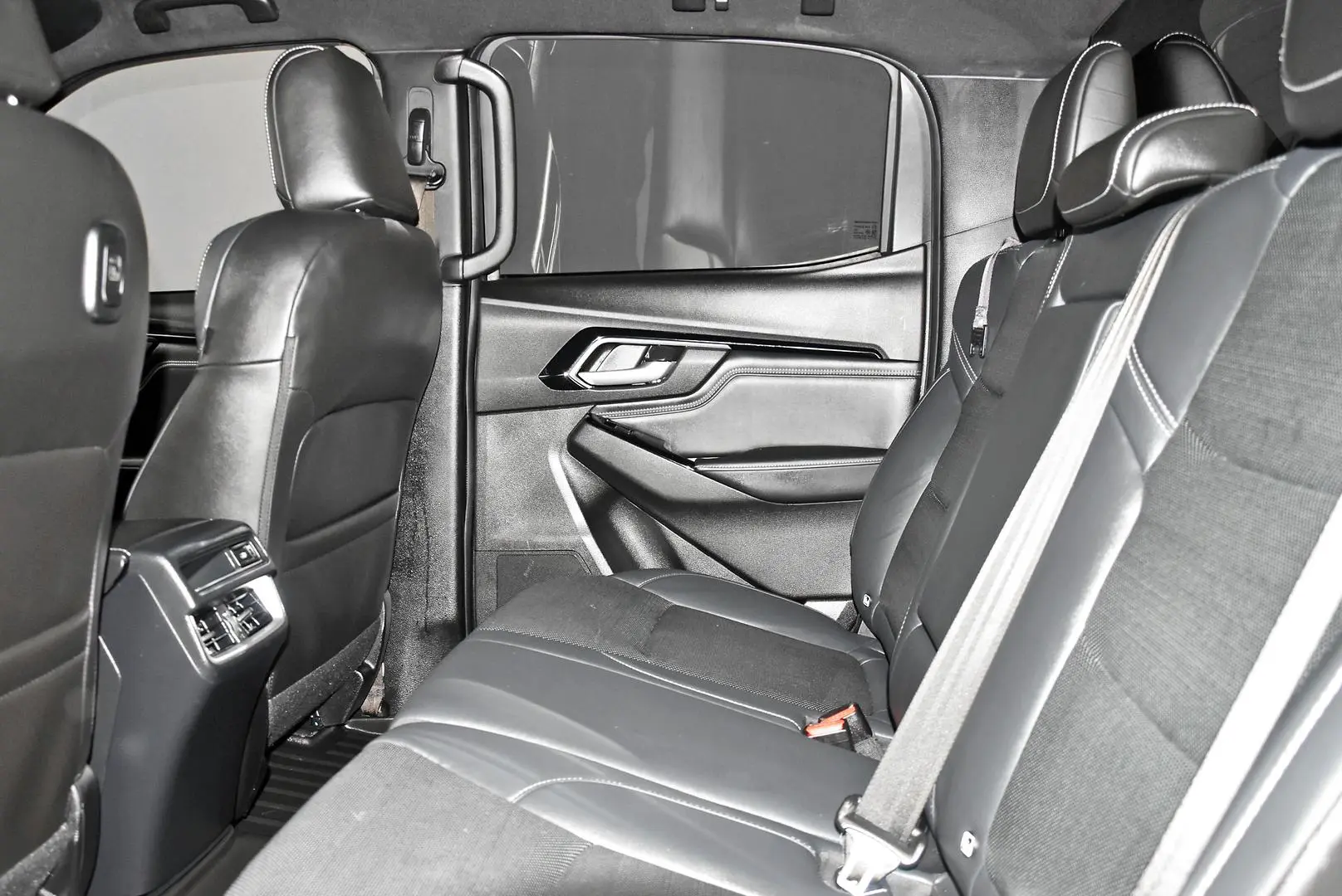 2021 Isuzu D-MAX Gallery Image 19