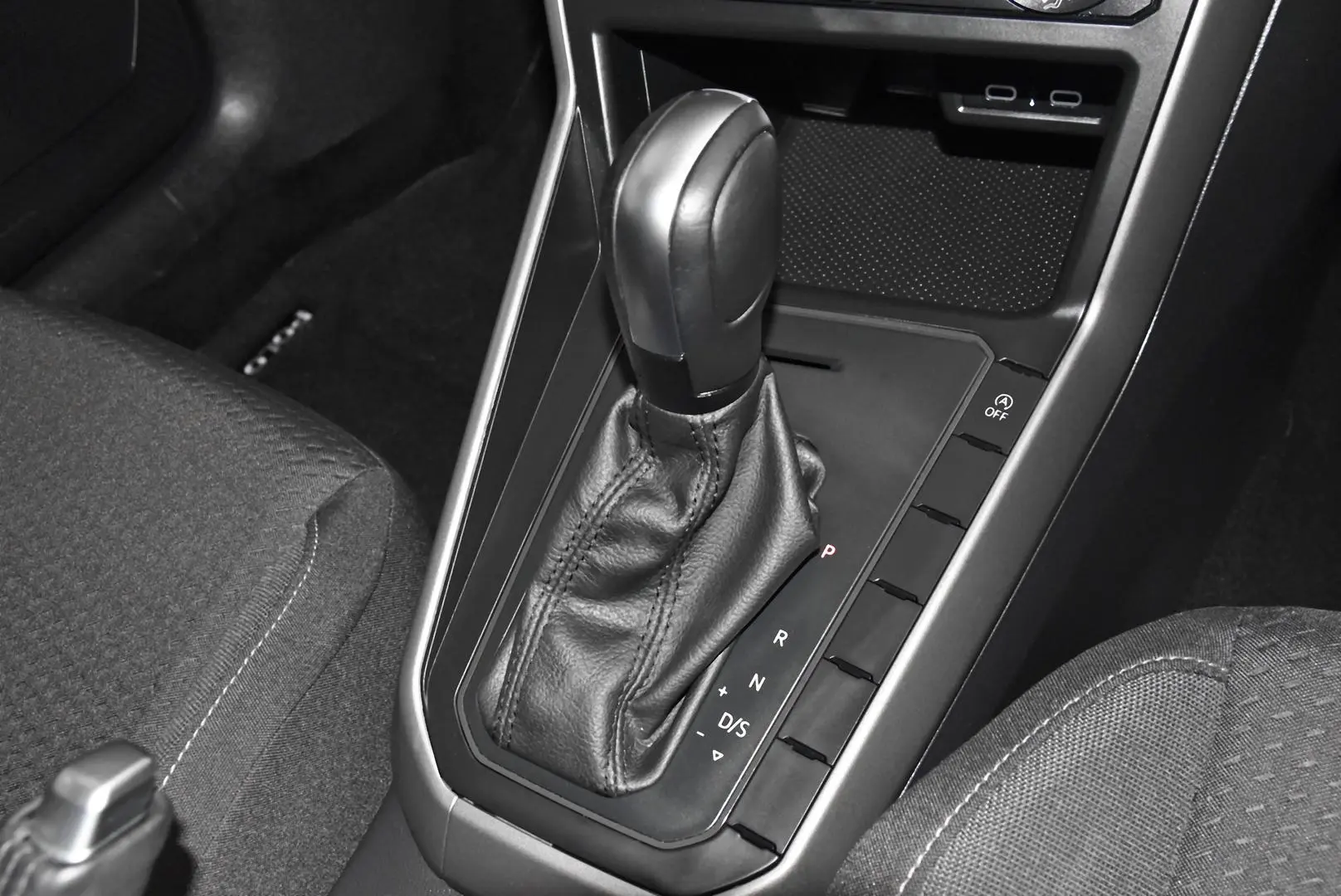 2021 Volkswagen Polo Gallery Image 12