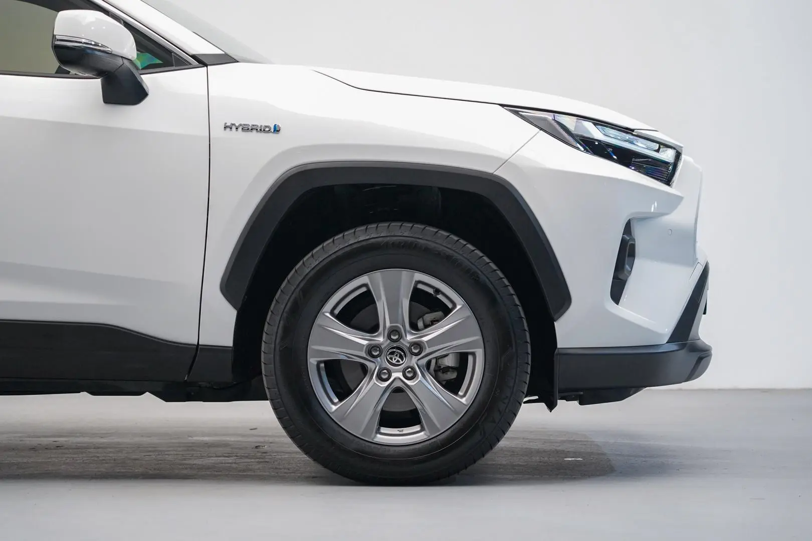 2024 Toyota RAV4 Gallery Image 5