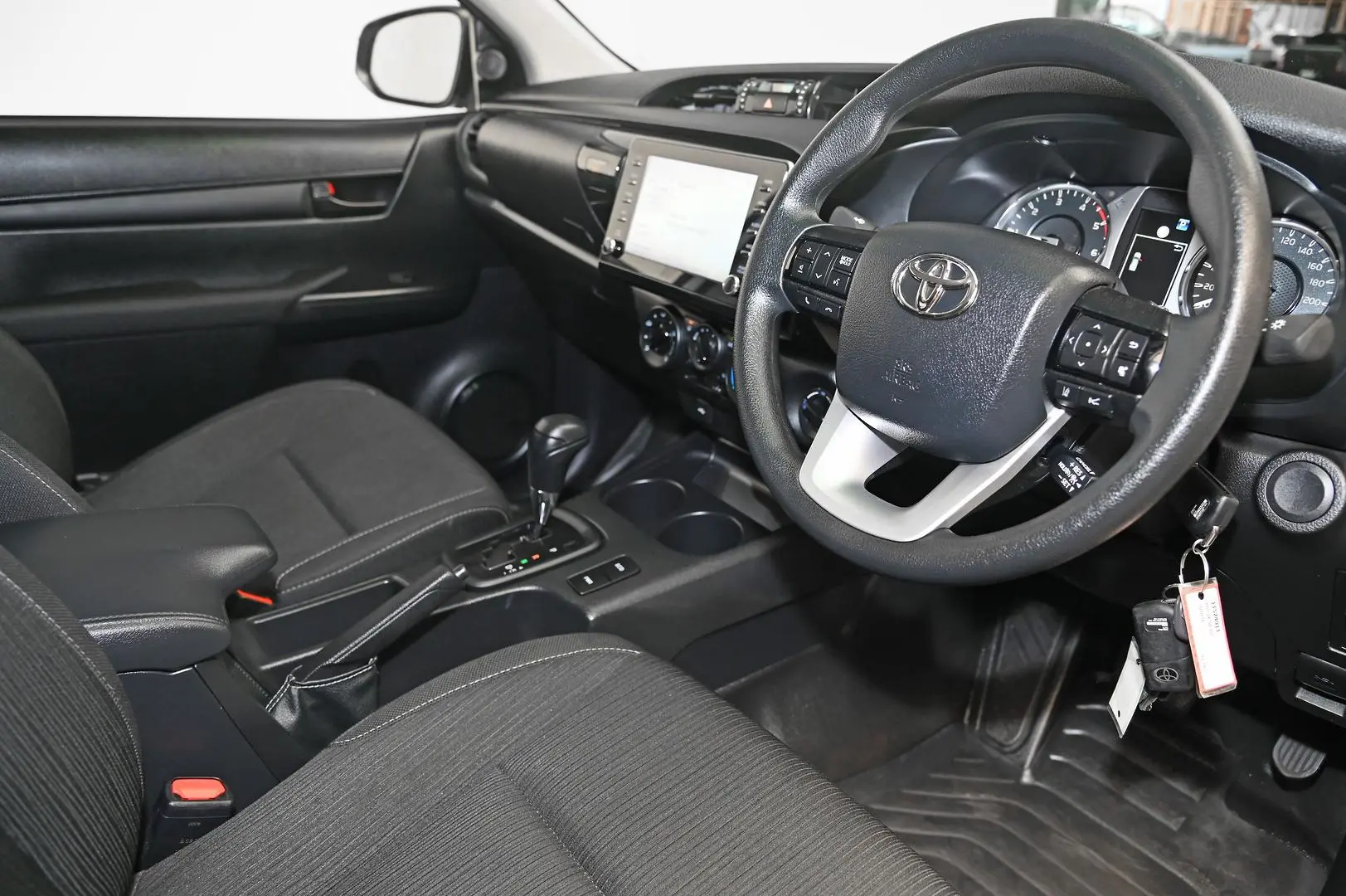 2023 Toyota Hilux Gallery Image 8