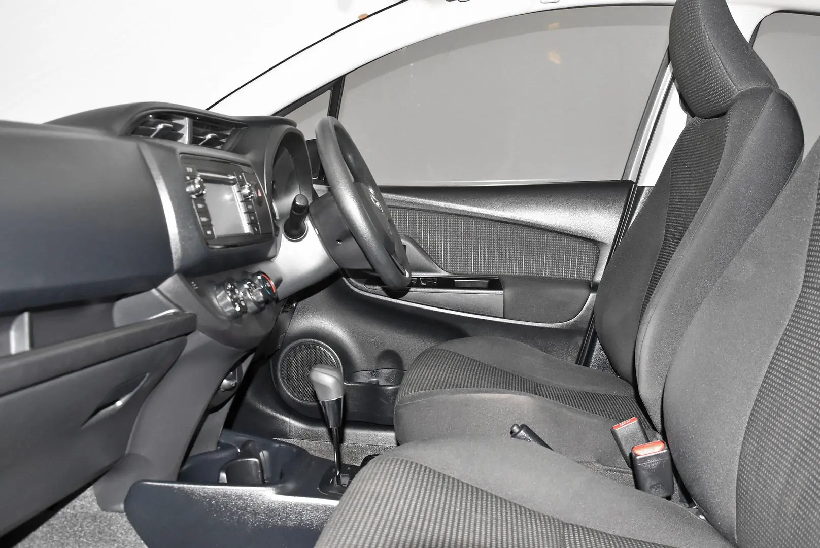 2018 Toyota Yaris Gallery Image 17