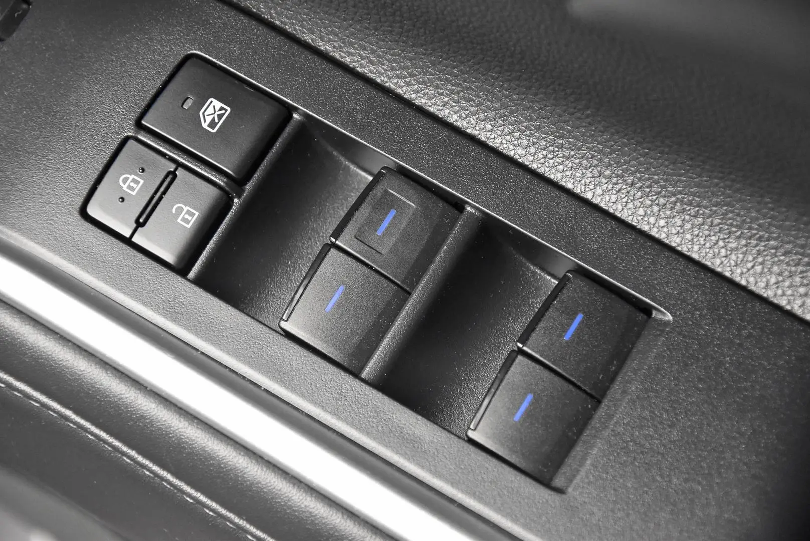 2021 Toyota Kluger Gallery Image 10