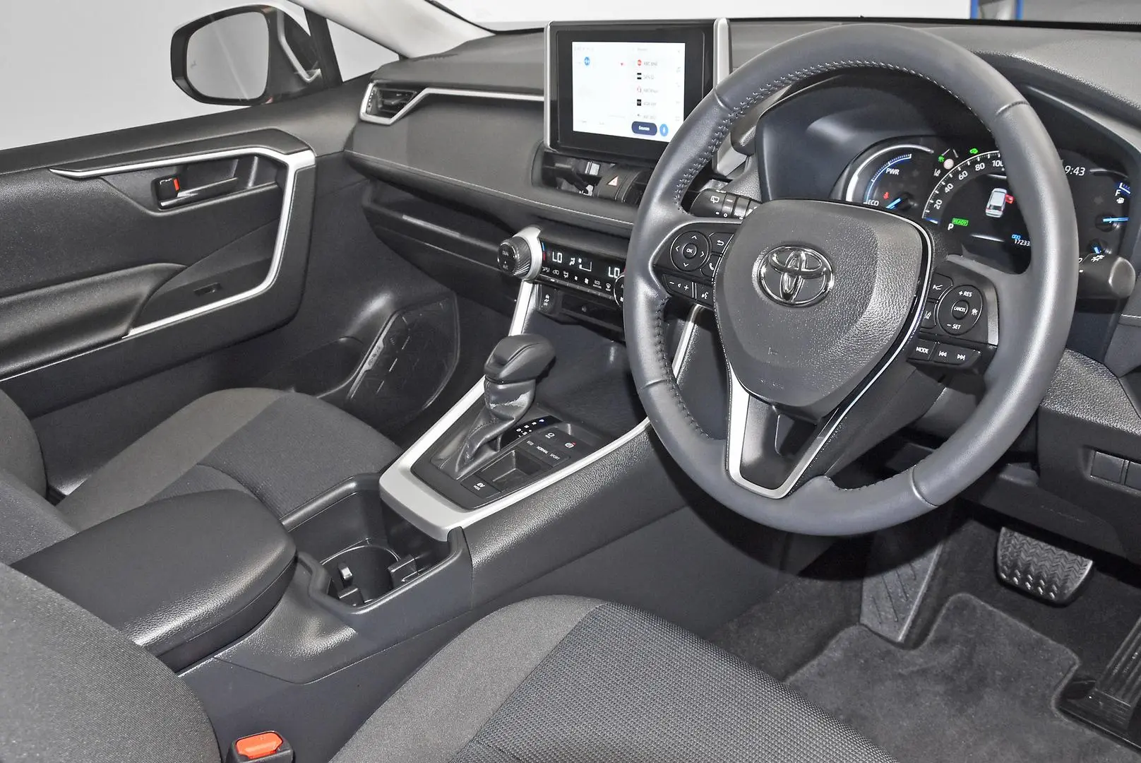 2024 Toyota RAV4 Gallery Image 9