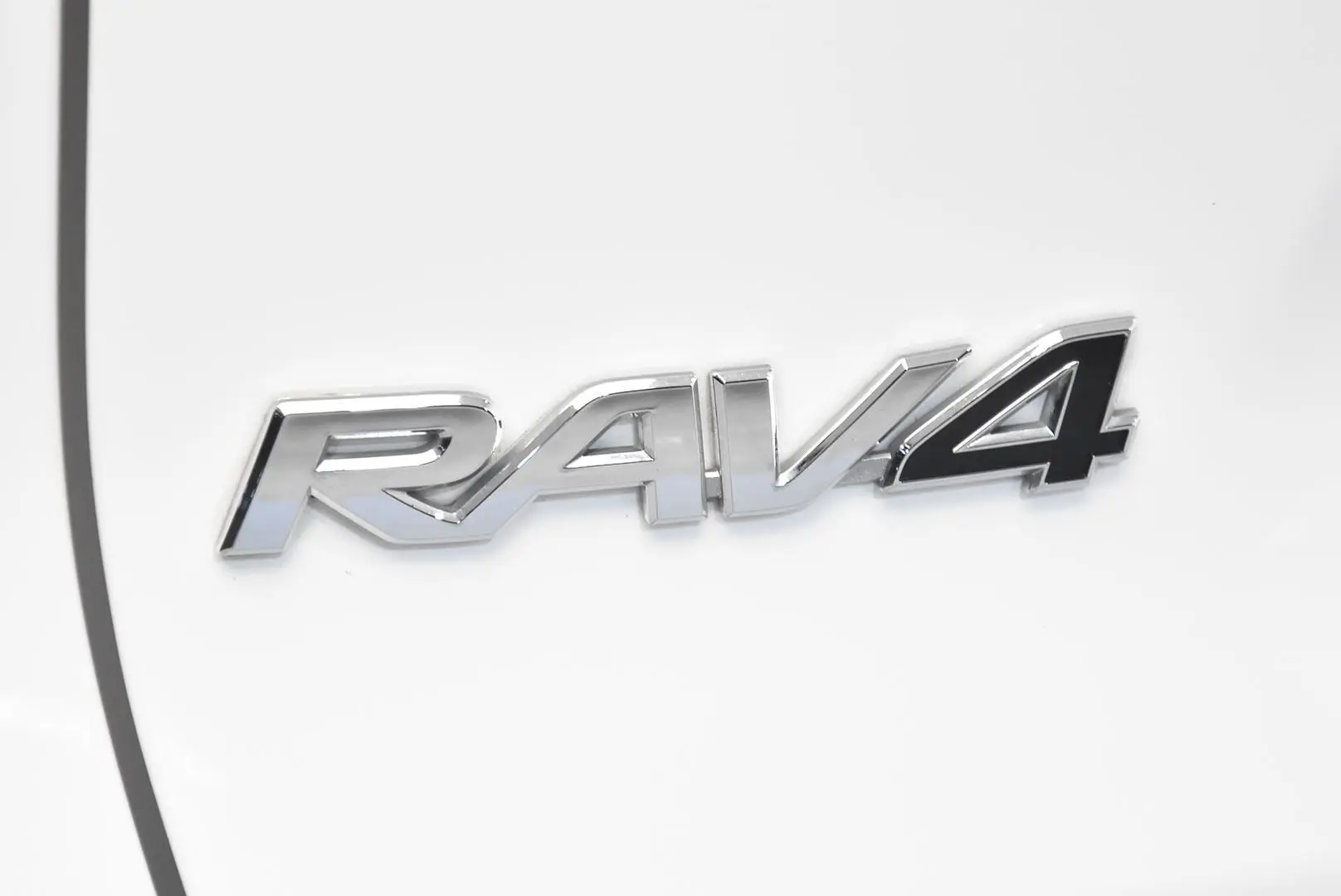 2024 Toyota RAV4 Gallery Image 7