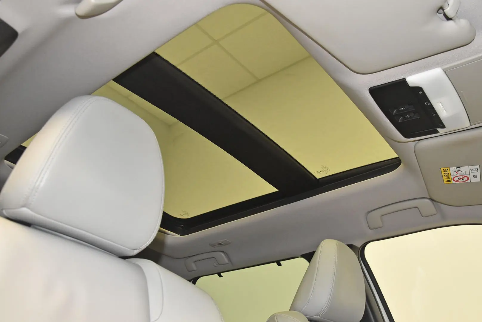 2022 Mitsubishi Outlander Gallery Image 21