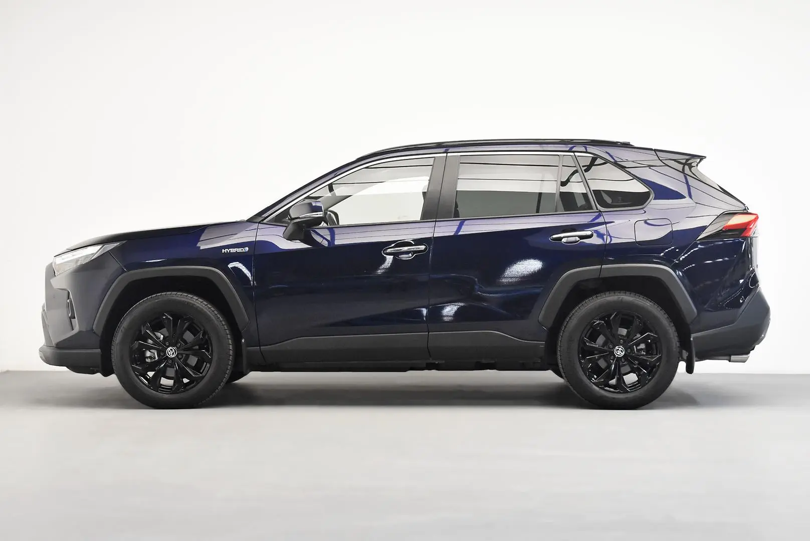 2023 Toyota RAV4 Gallery Image 4