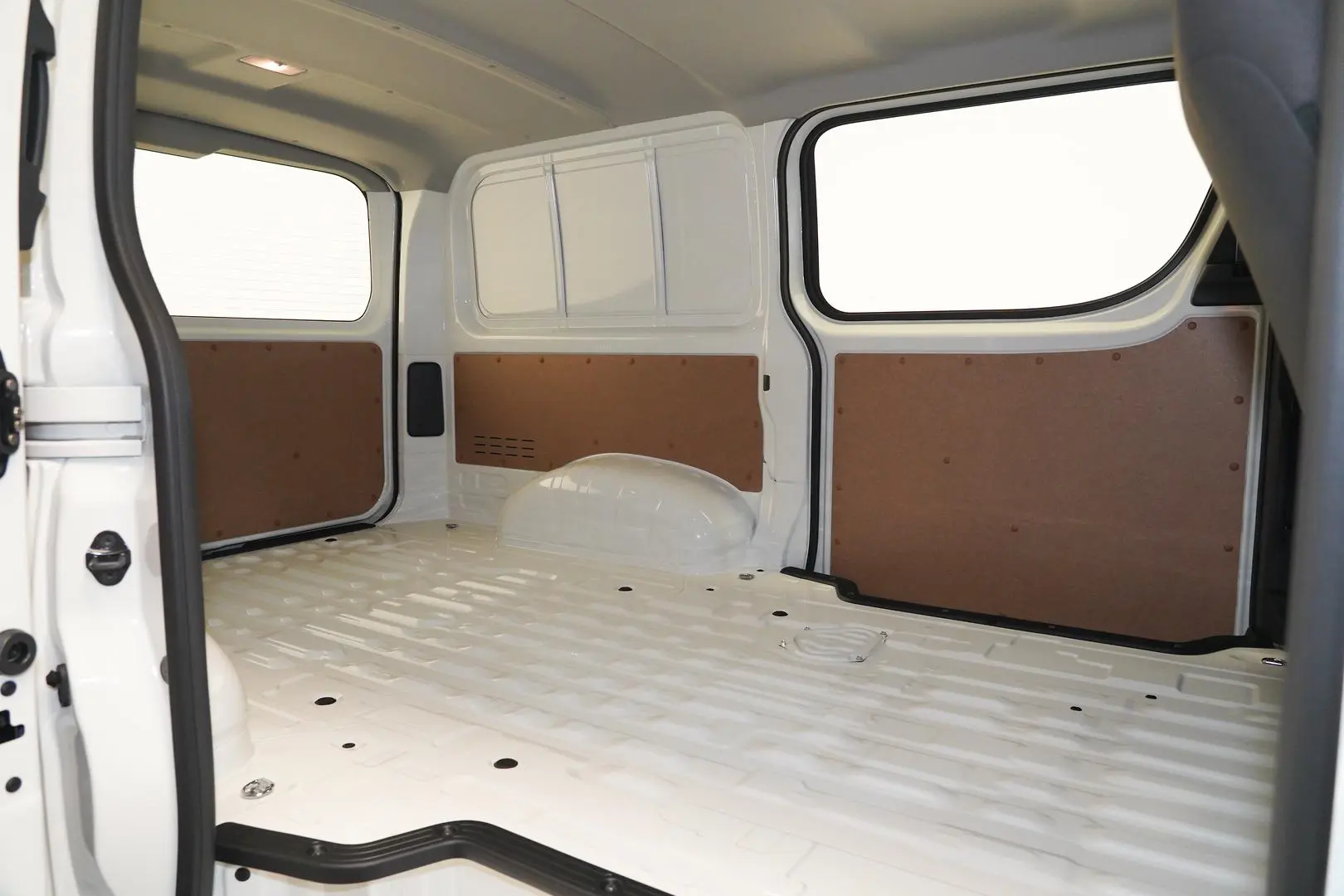 2025 Toyota Hiace Gallery Image 22