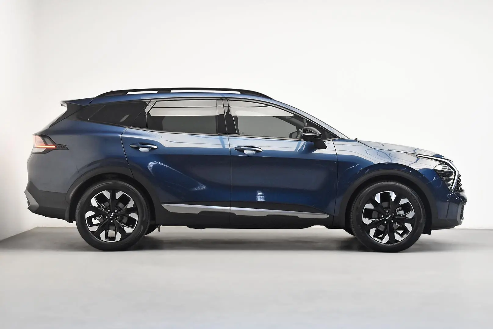 2023 Kia Sportage Gallery Image 3