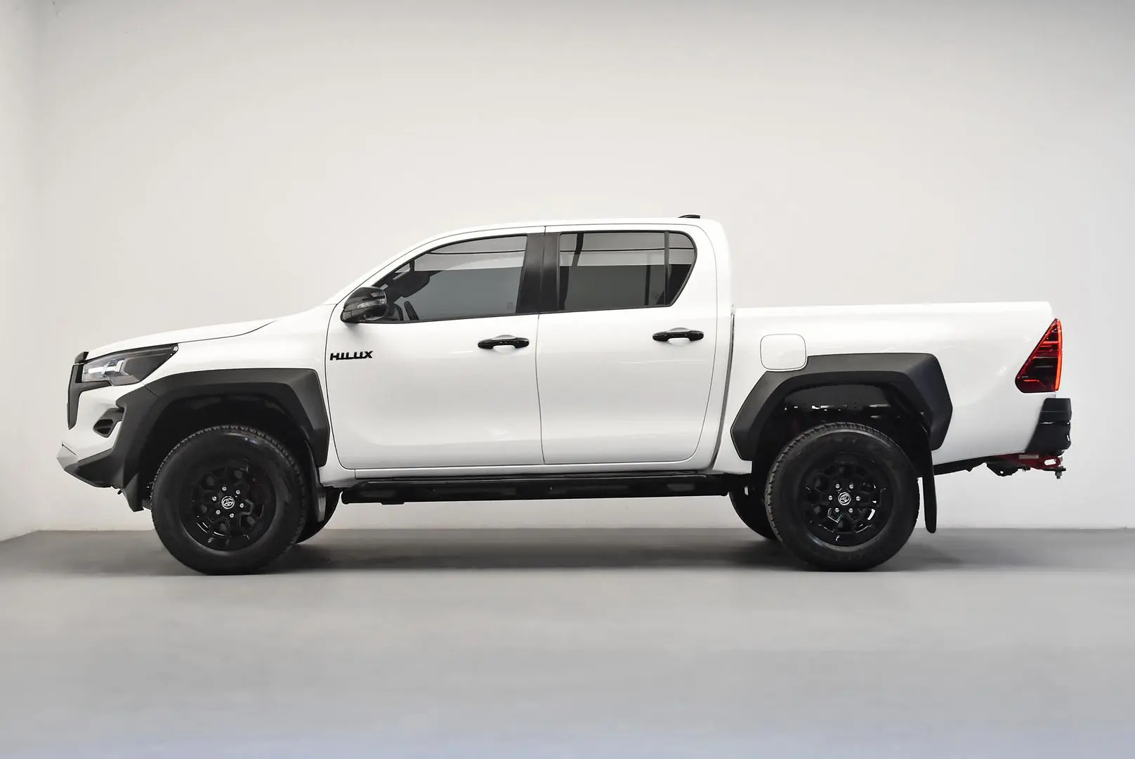 2025 Toyota Hilux Gallery Image 4