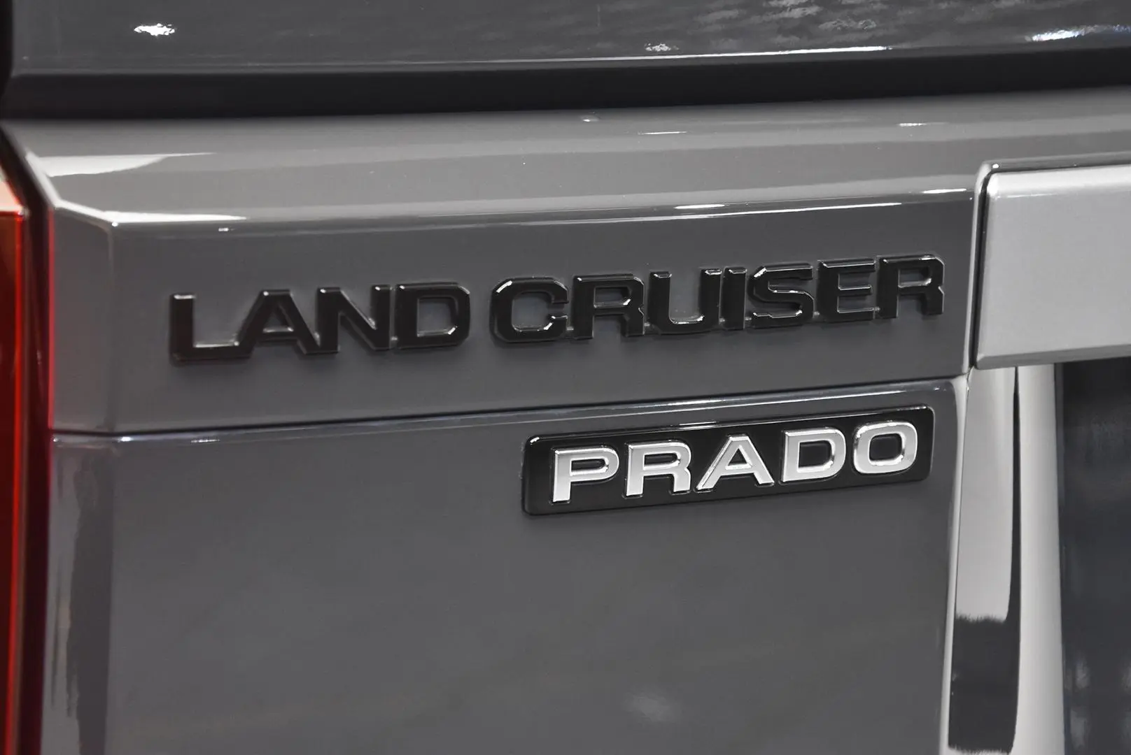 2024 Toyota Landcruiser Prado Gallery Image 7