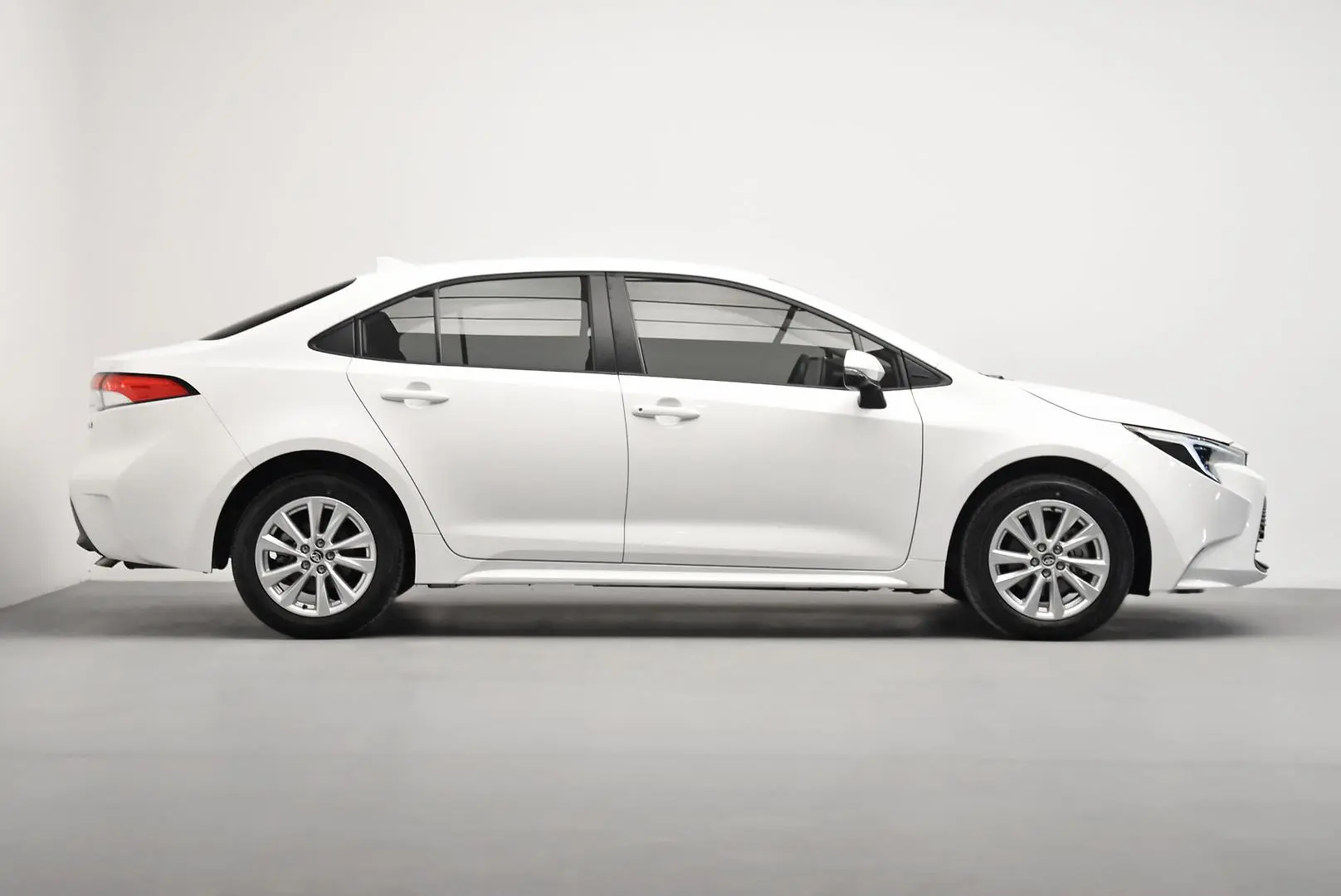 2024 Toyota Corolla Gallery Image 3