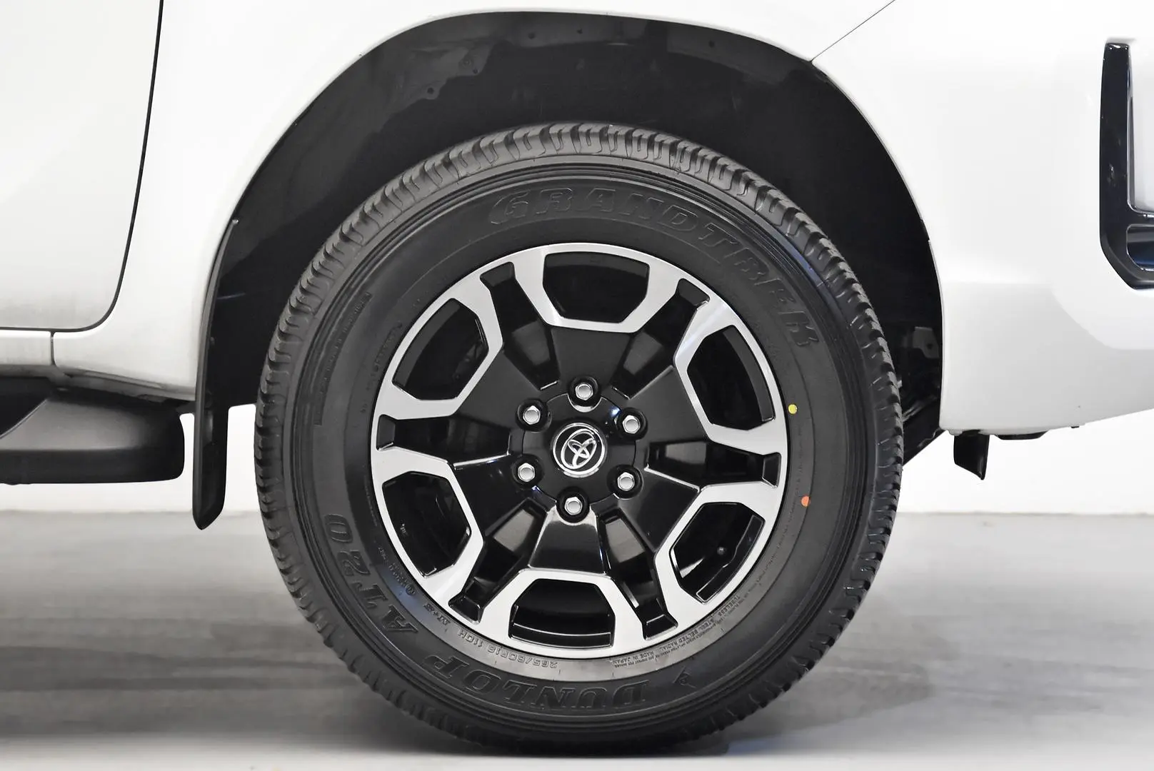 2023 Toyota Hilux Gallery Image 21
