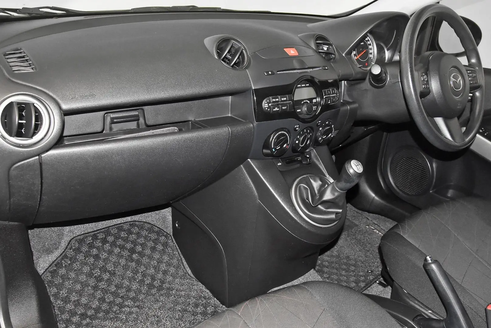 2014 Mazda 2 Gallery Image 15