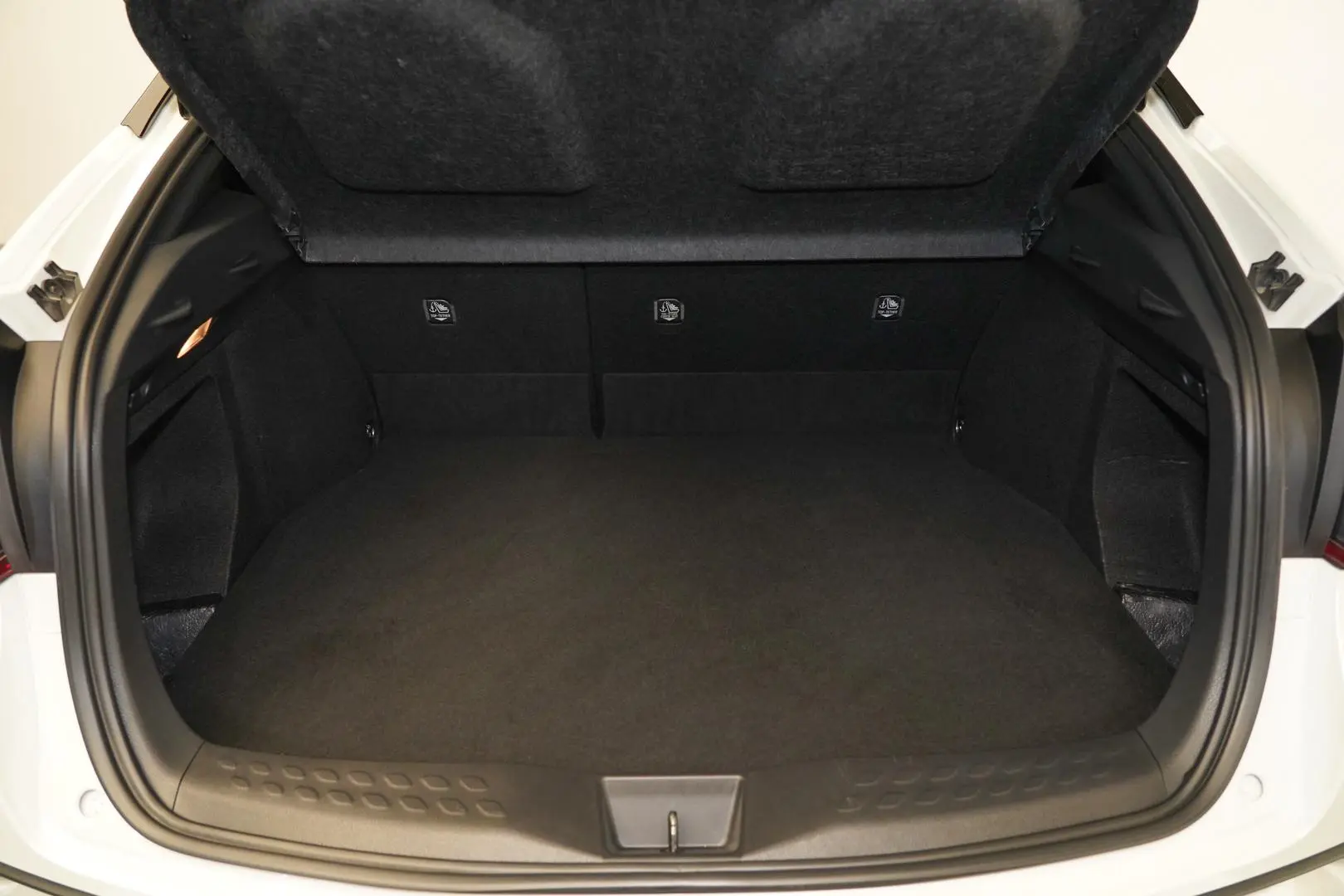 2018 Toyota C-HR Gallery Image 8