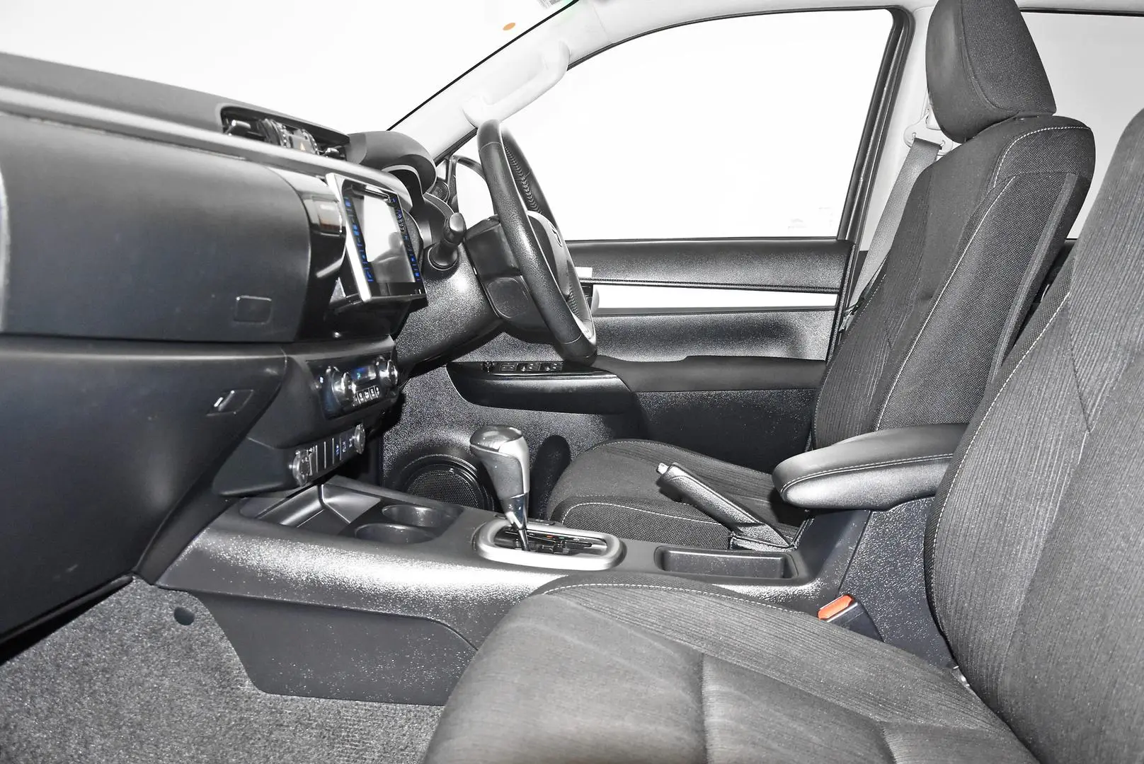 2019 Toyota Hilux Gallery Image 17
