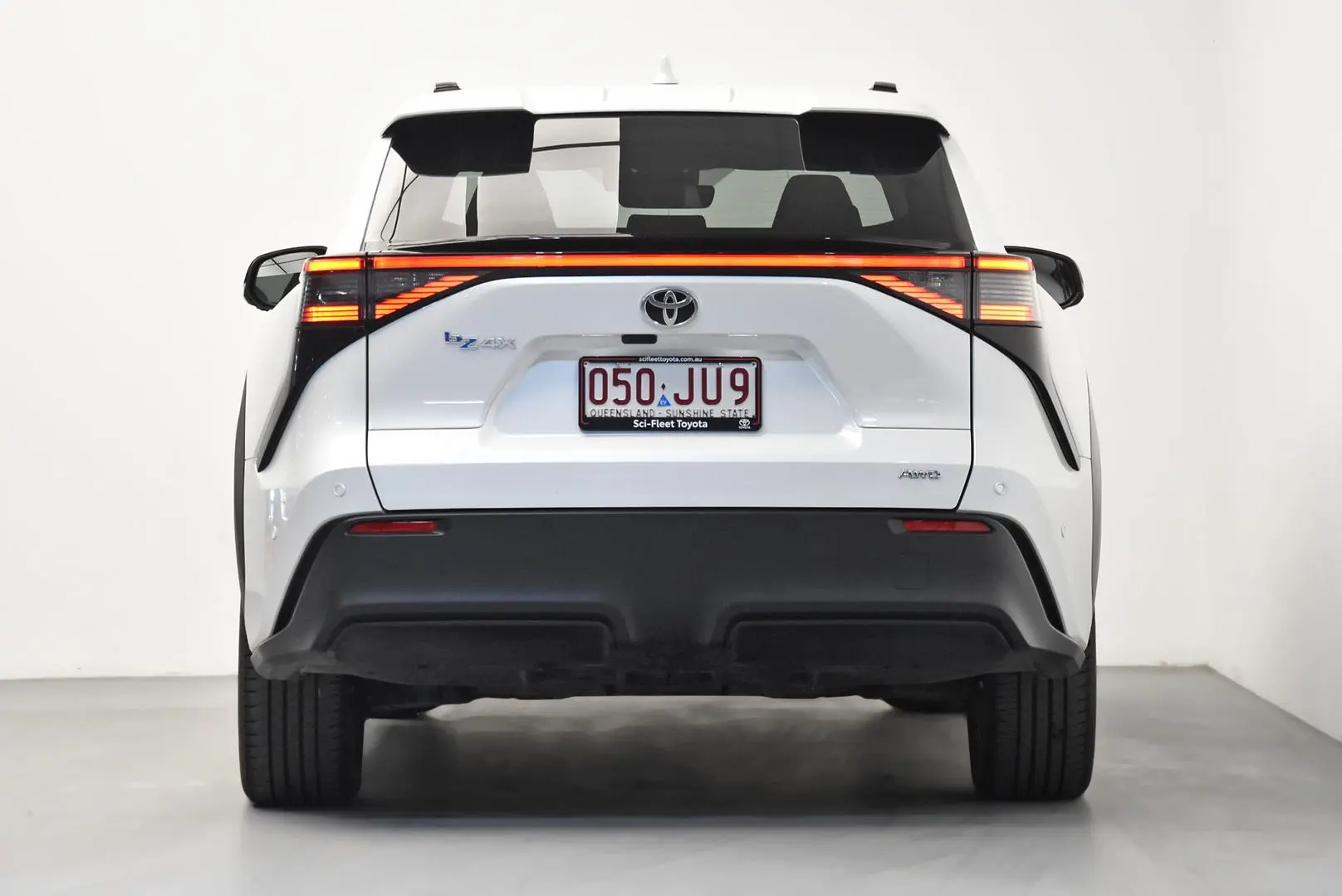 2024 Toyota bZ4X Gallery Image 6