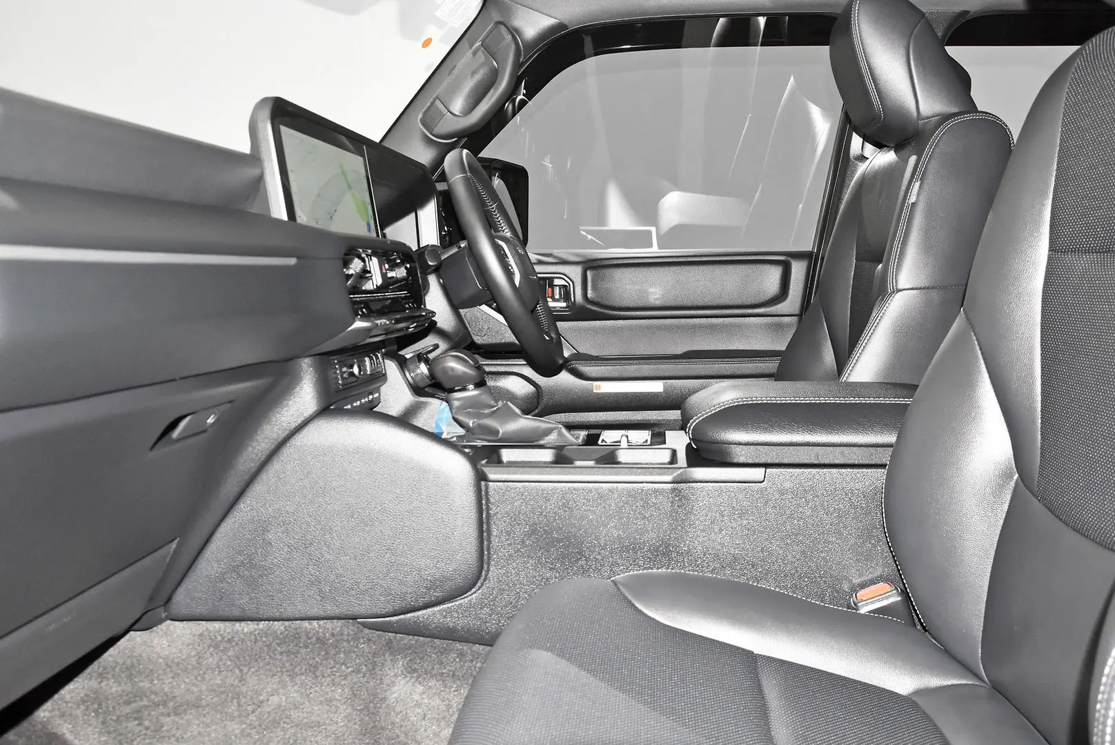 2025 Toyota Landcruiser Prado Gallery Image 17