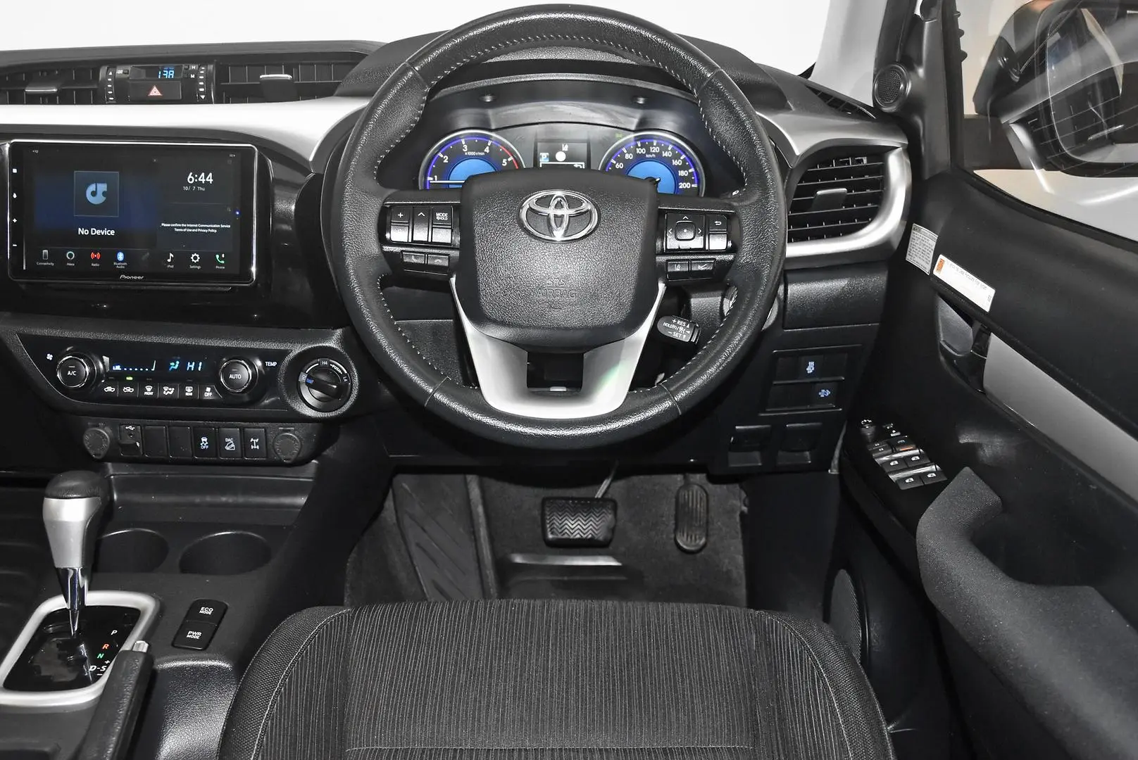 2019 Toyota Hilux Gallery Image 14