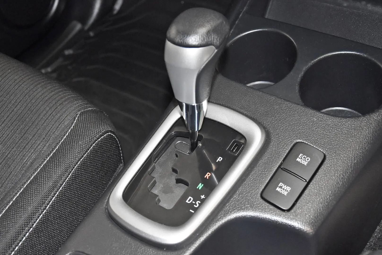 2019 Toyota Hilux Gallery Image 13