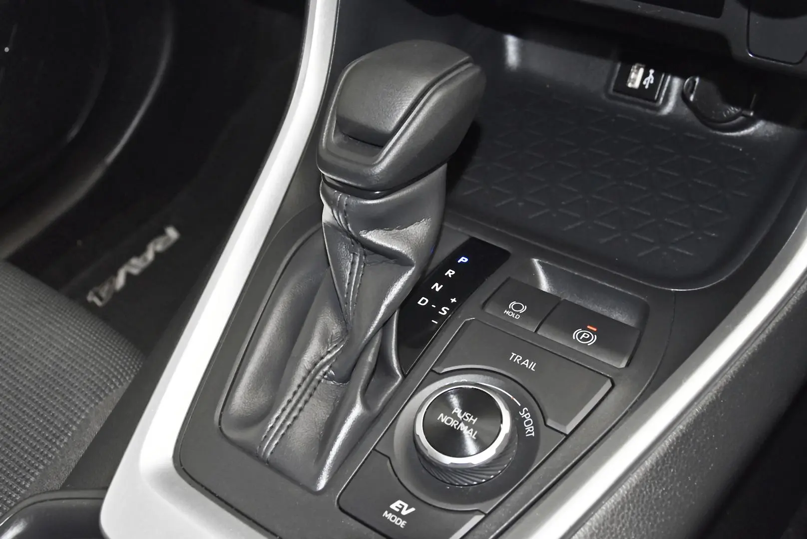 2024 Toyota RAV4 Gallery Image 14