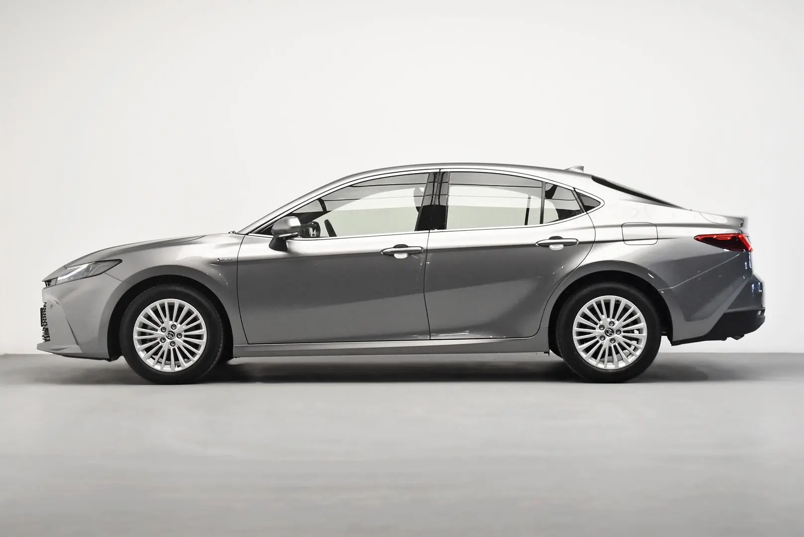 2024 Toyota Camry Gallery Image 4