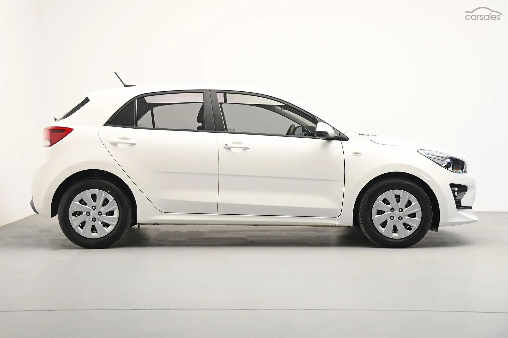 2023 Kia Rio Image 3