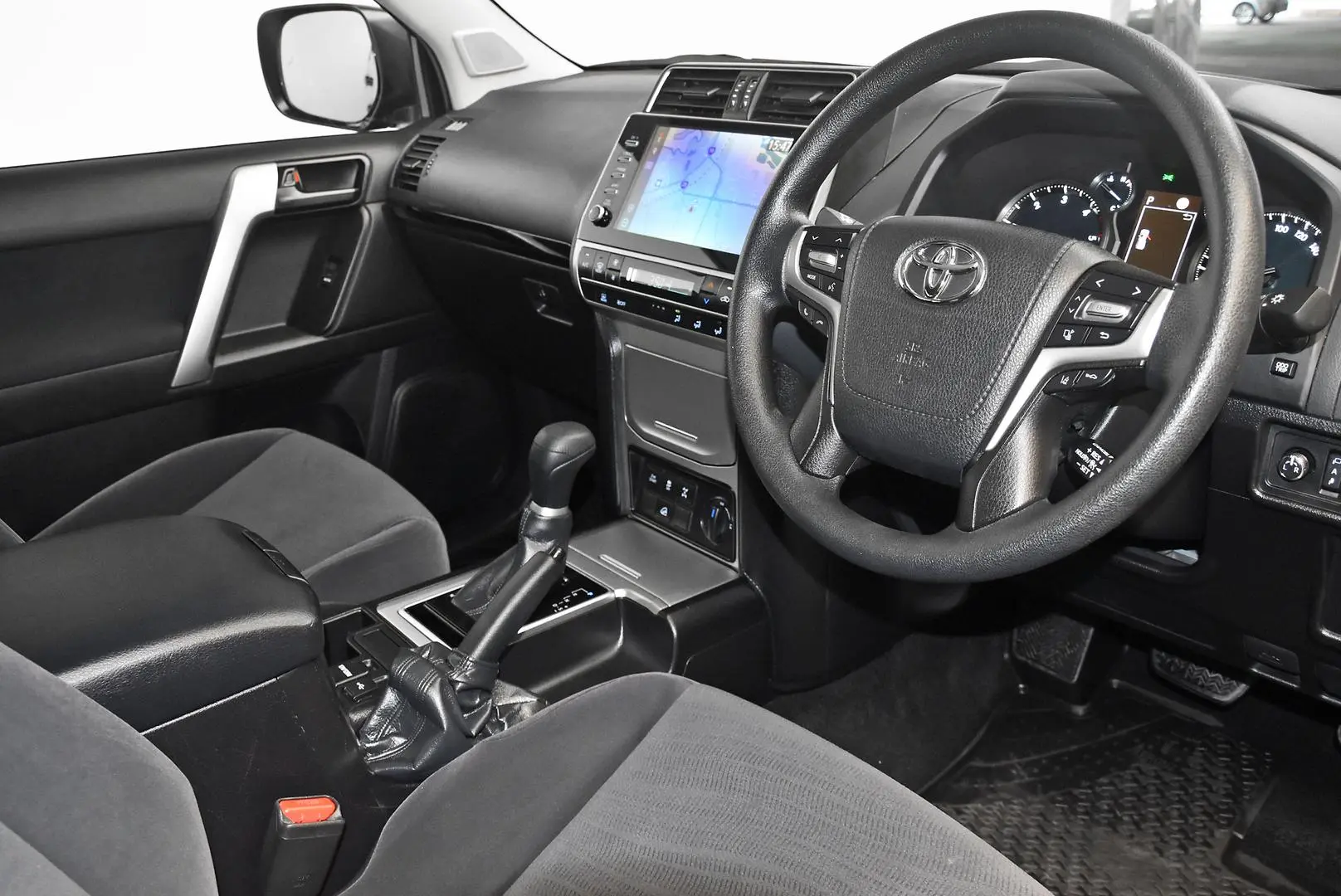 2023 Toyota Landcruiser Prado Gallery Image 7