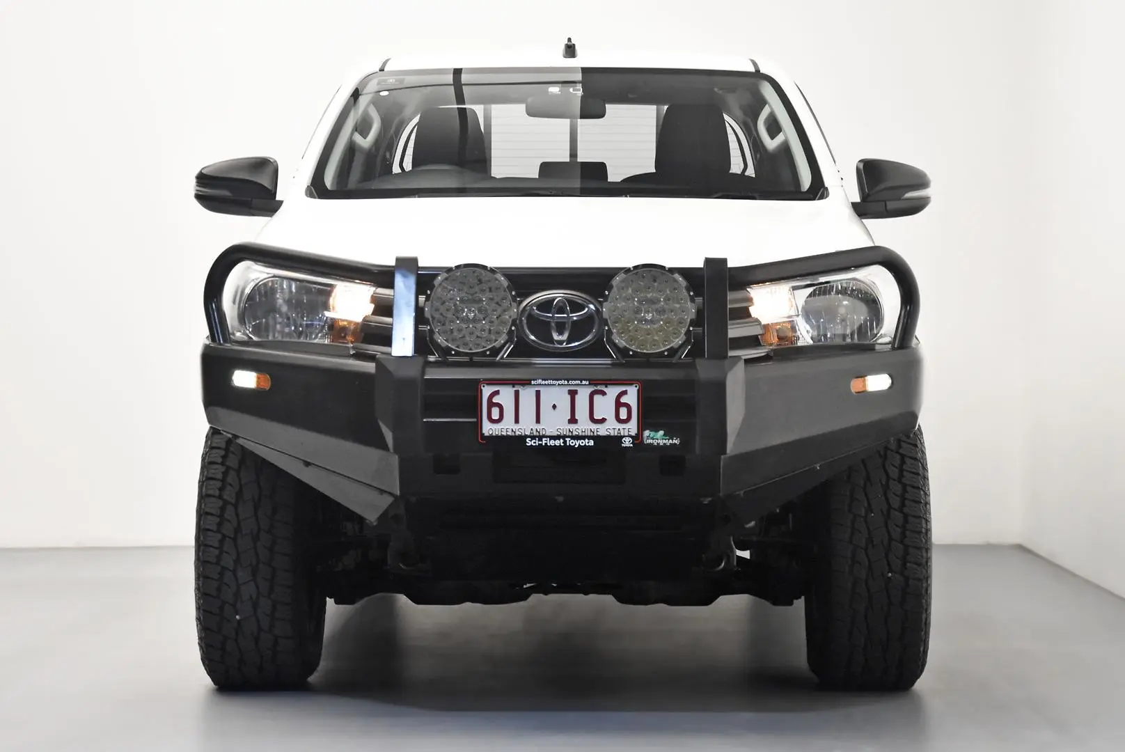 2018 Toyota Hilux Gallery Image 2