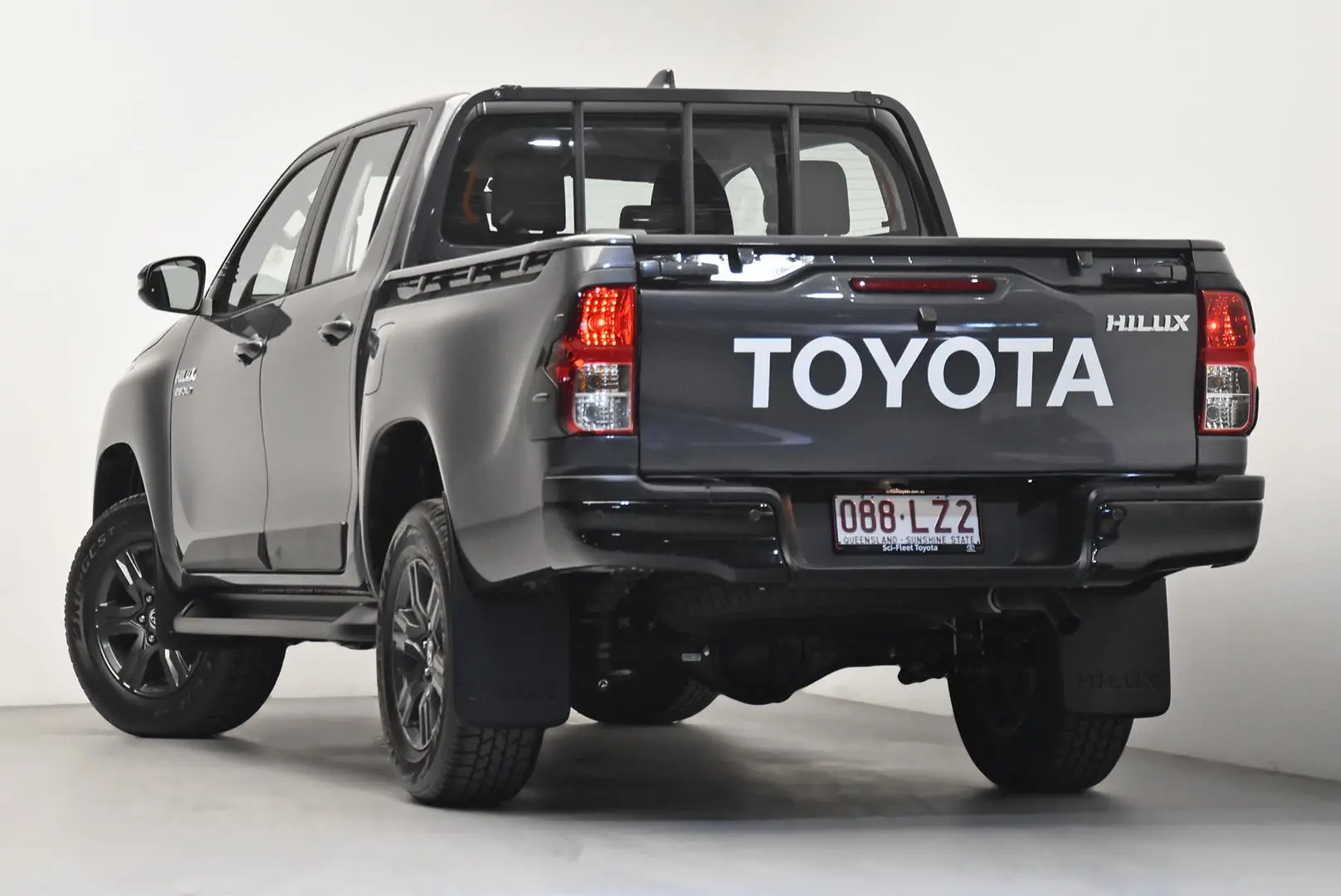 2025 Toyota Hilux Gallery Image 5