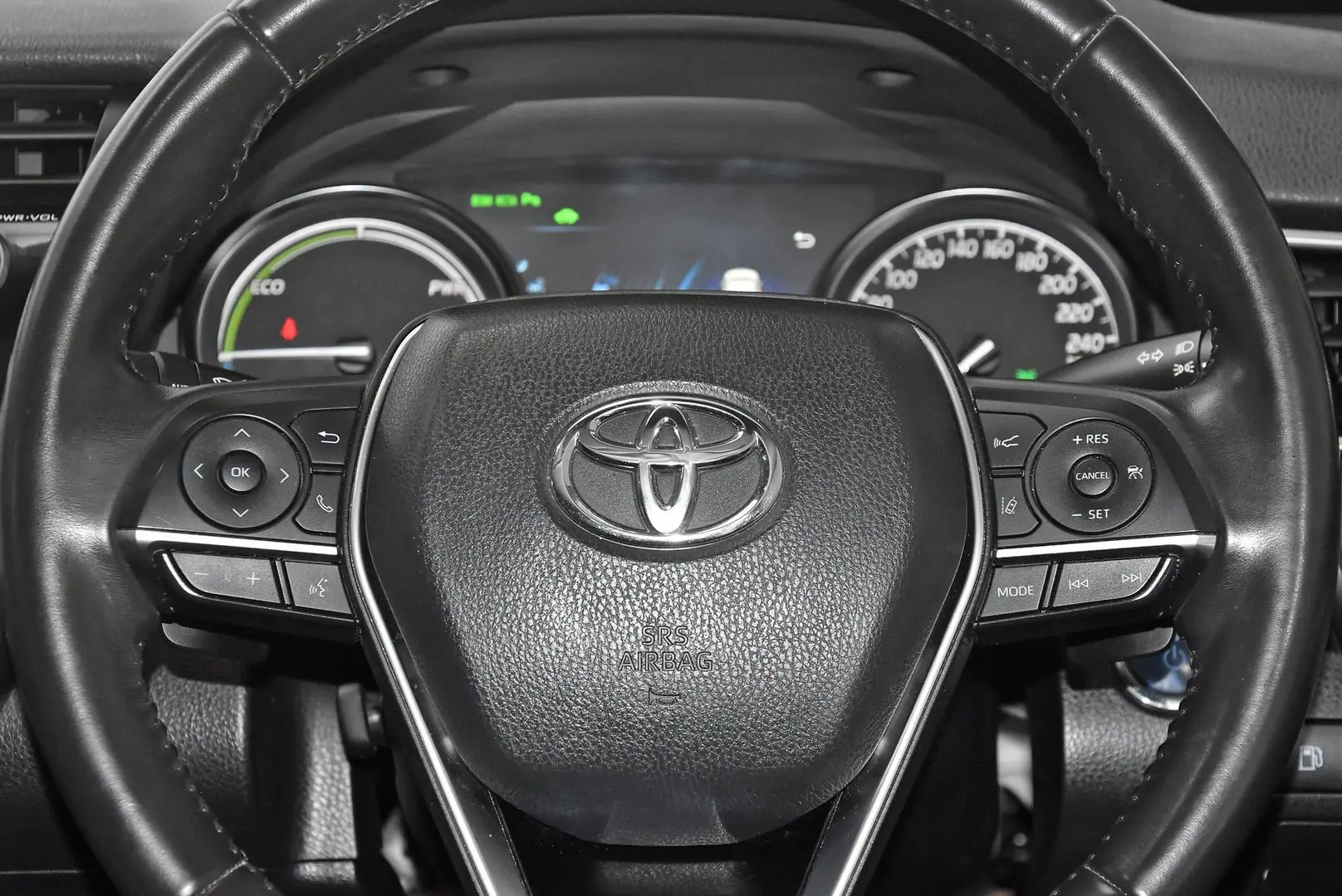 2017 Toyota Camry Gallery Image 15