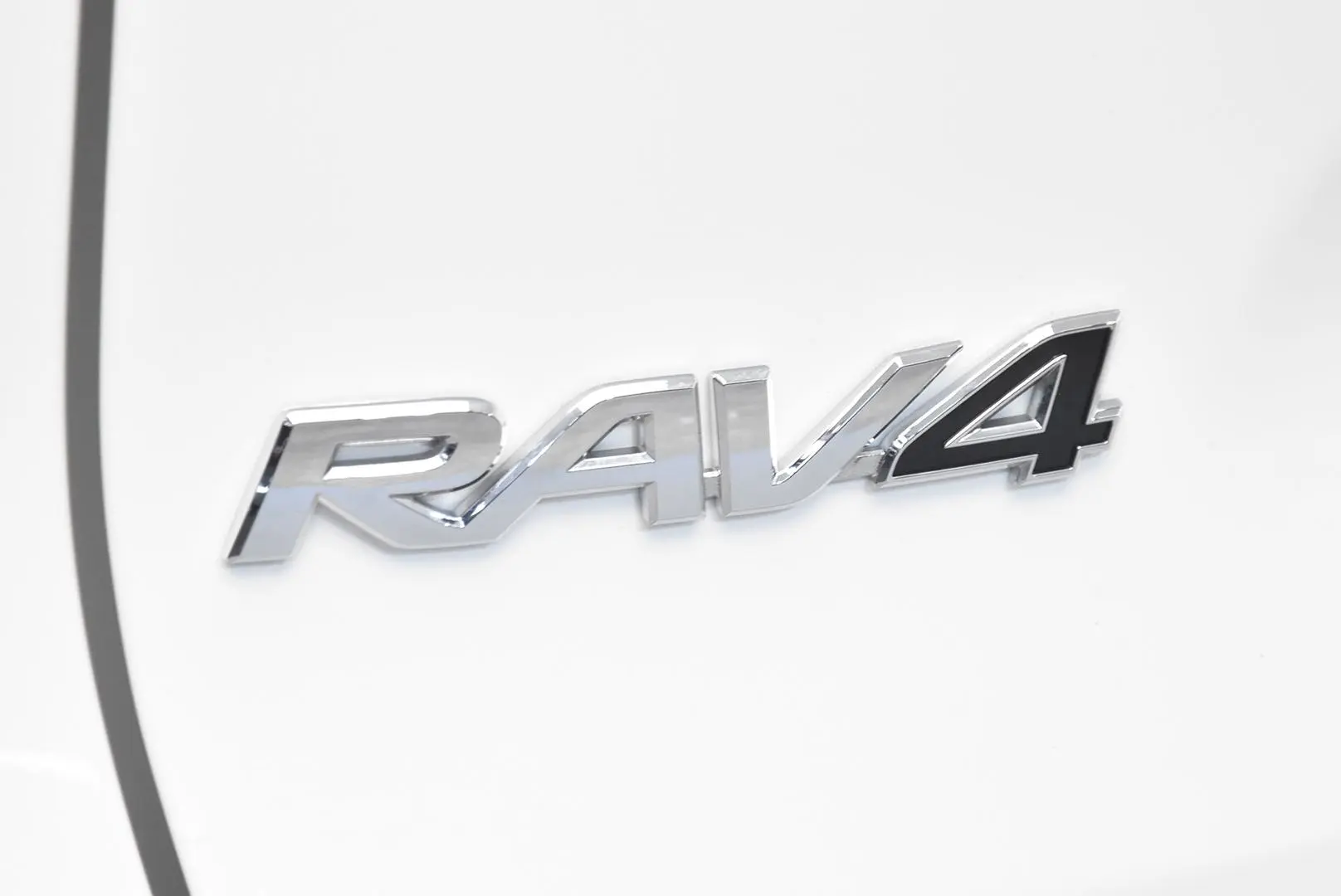 2025 Toyota RAV4 Gallery Image 7