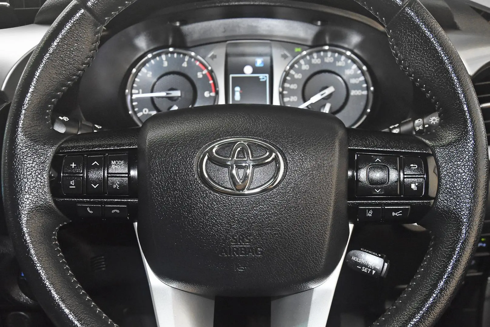 2021 Toyota Hilux Gallery Image 10