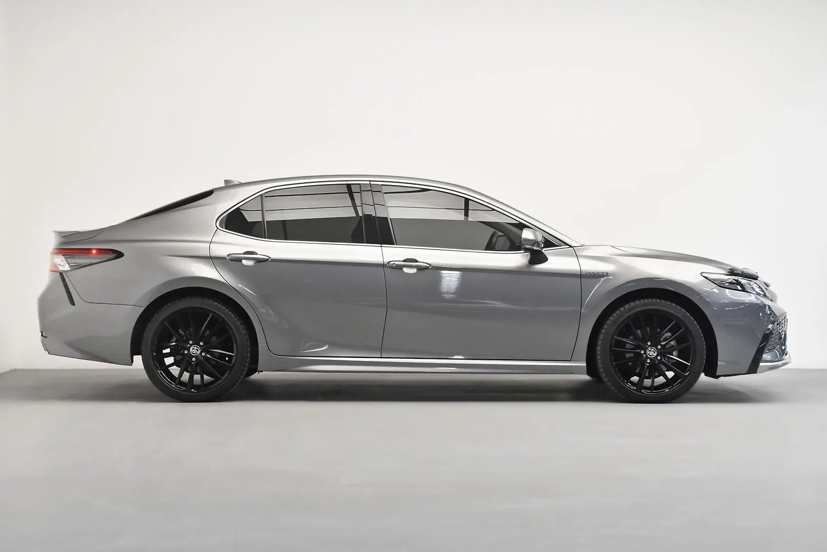 2022 Toyota Camry Gallery Image 3