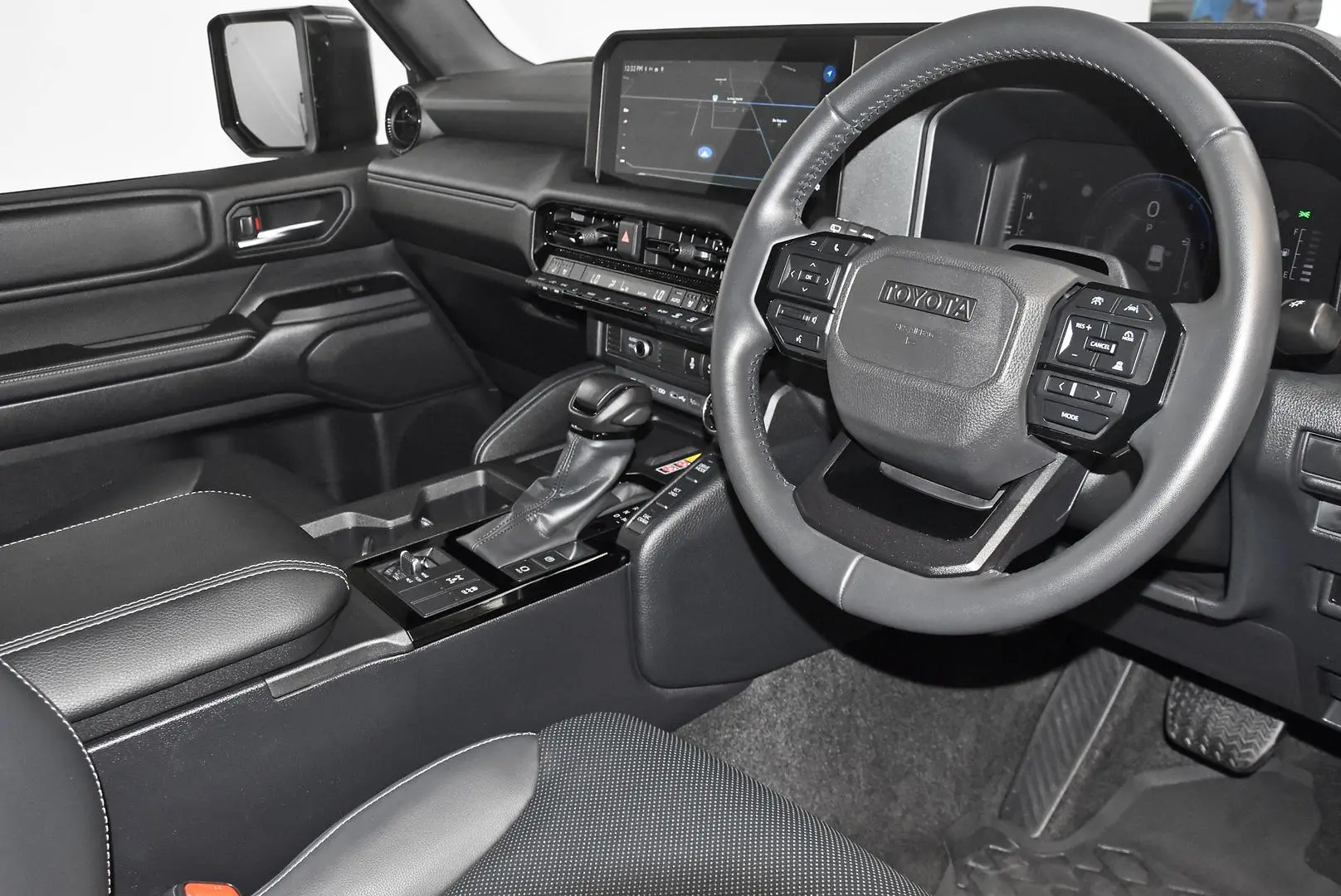 2024 Toyota Landcruiser Prado Gallery Image 8