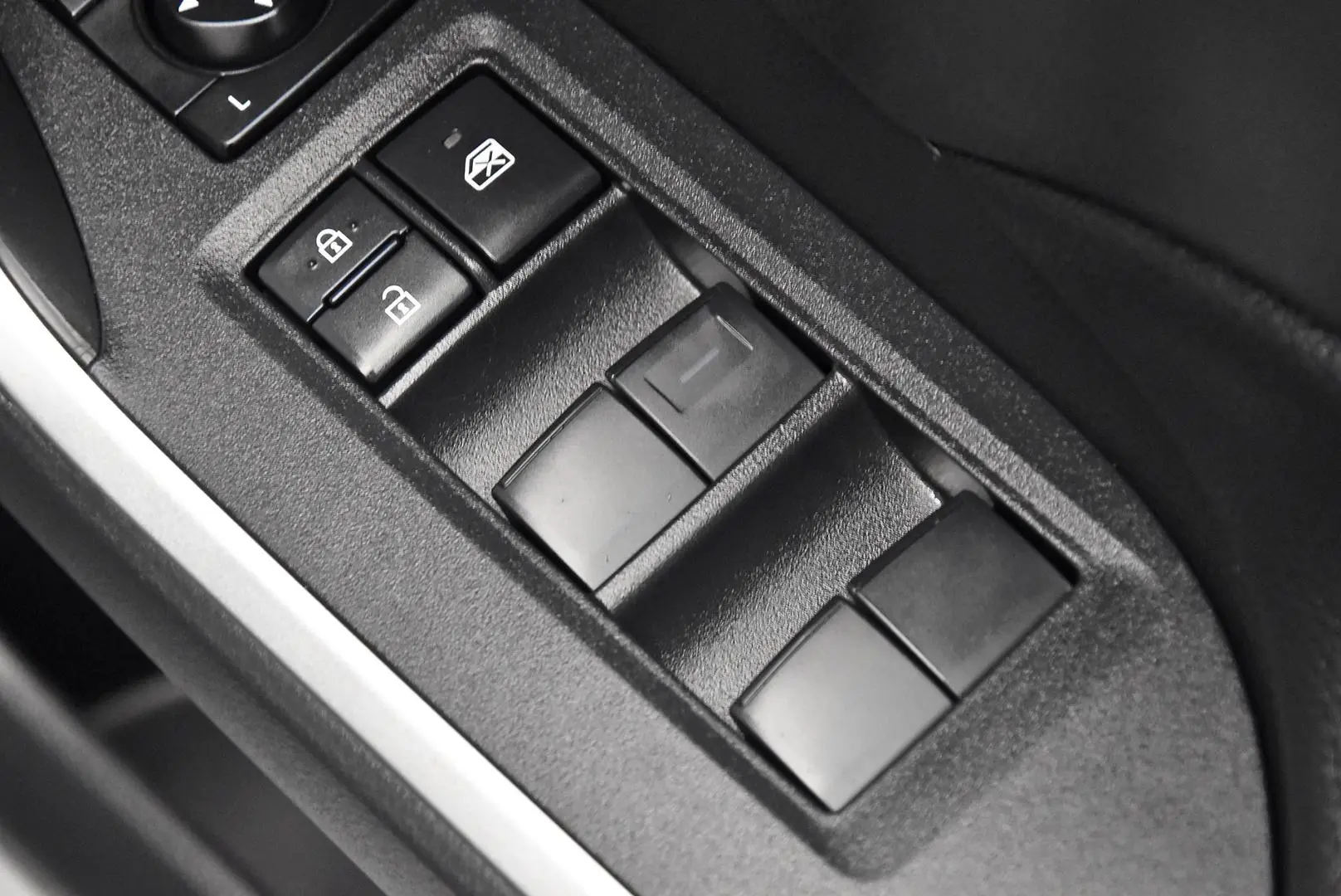 2024 Toyota RAV4 Gallery Image 10