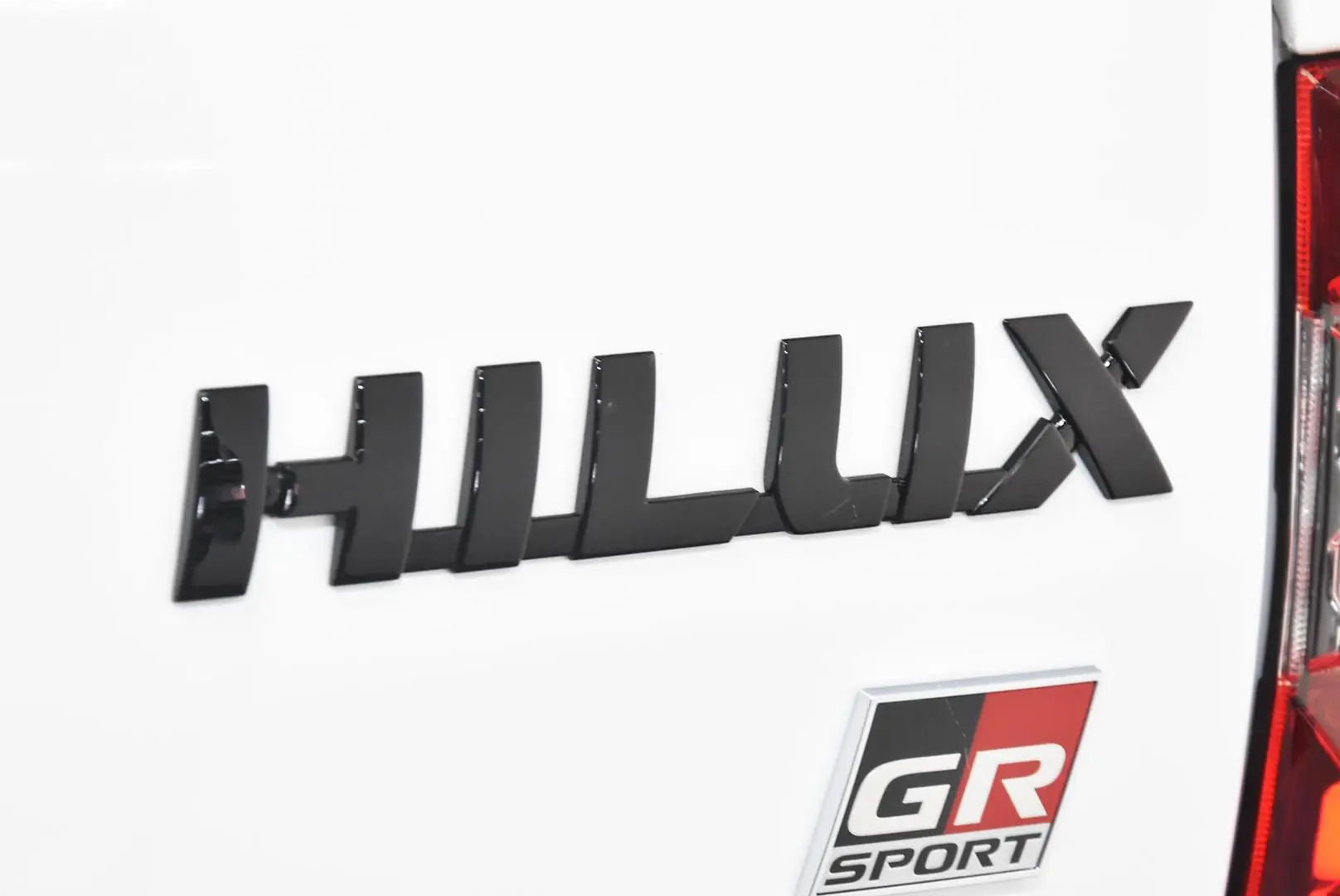 2025 Toyota Hilux Gallery Image 7