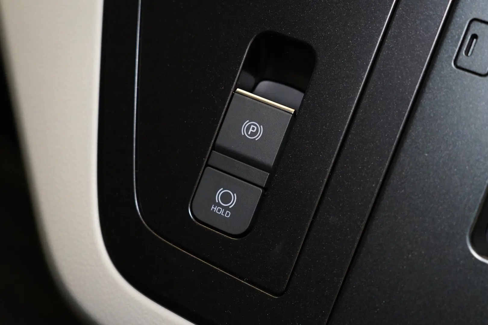 2025 Toyota Hiace Gallery Image 17