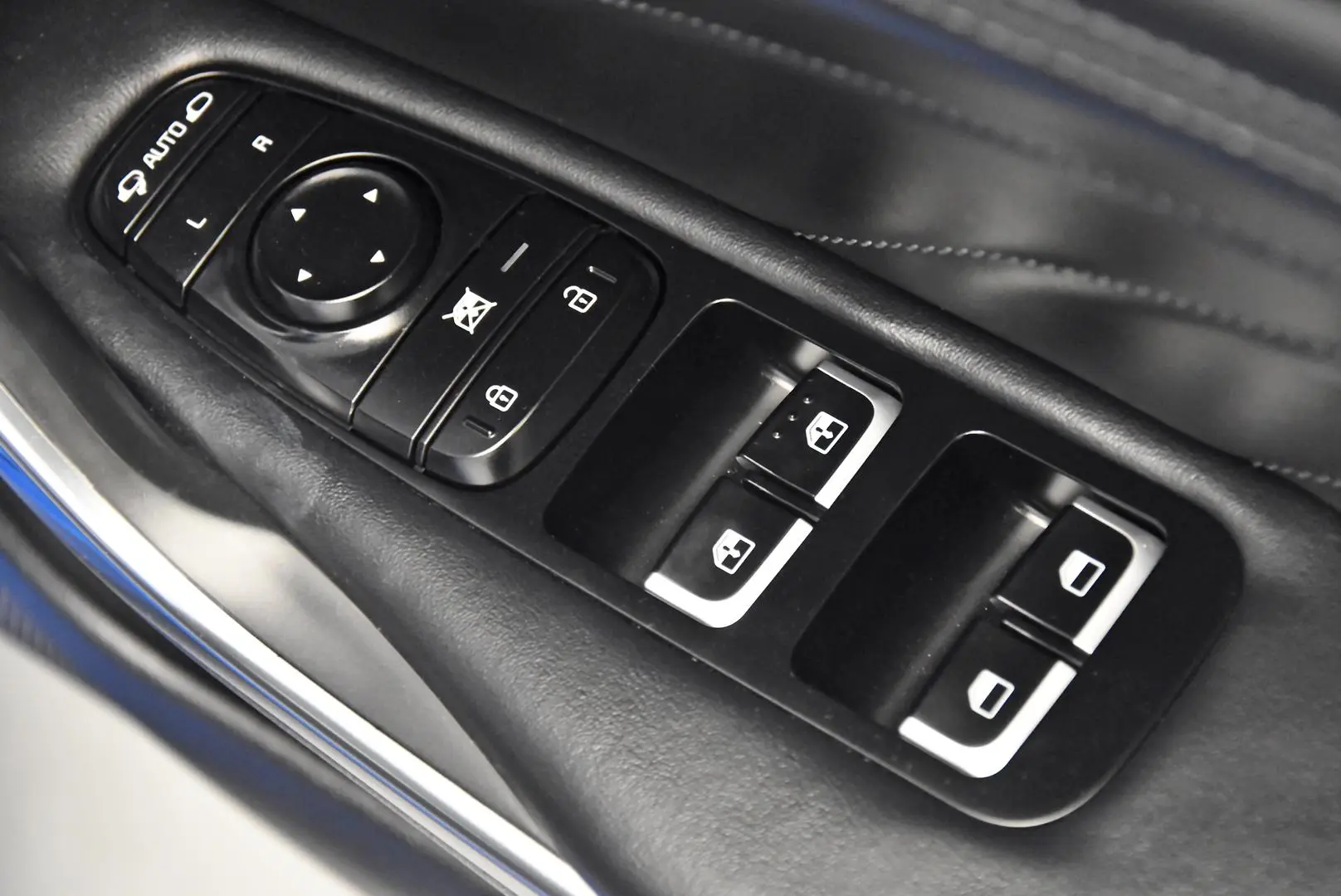 2022 Kia Stinger Gallery Image 9