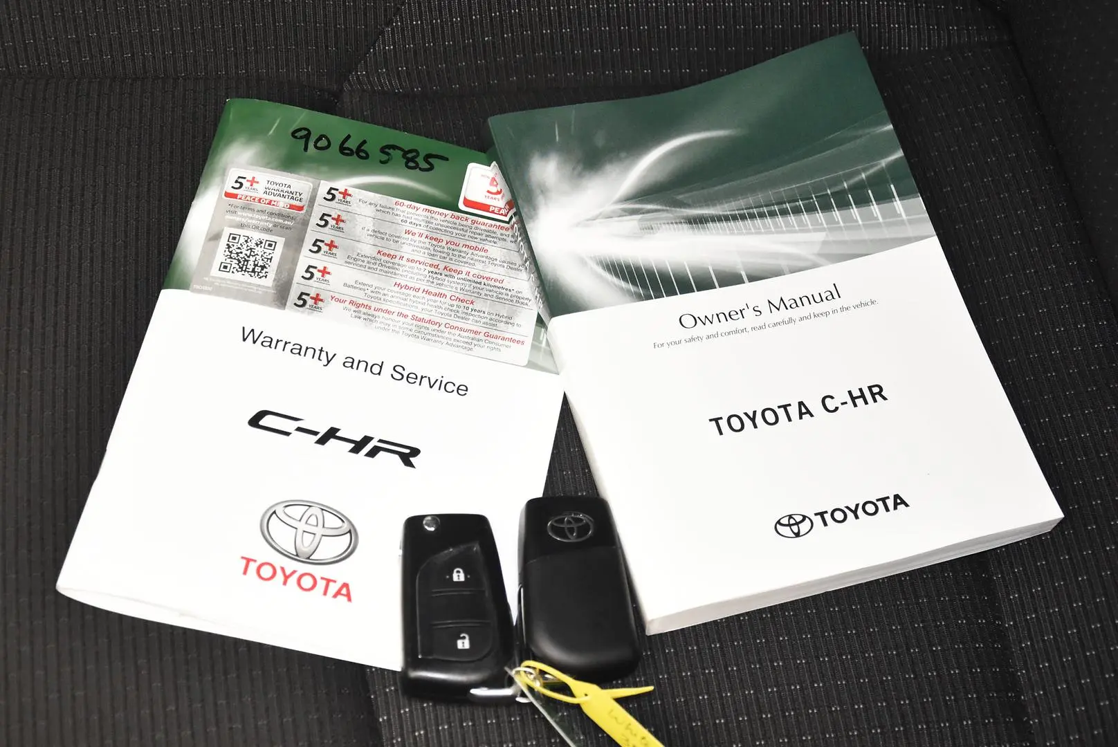 2019 Toyota C-HR Gallery Image 19