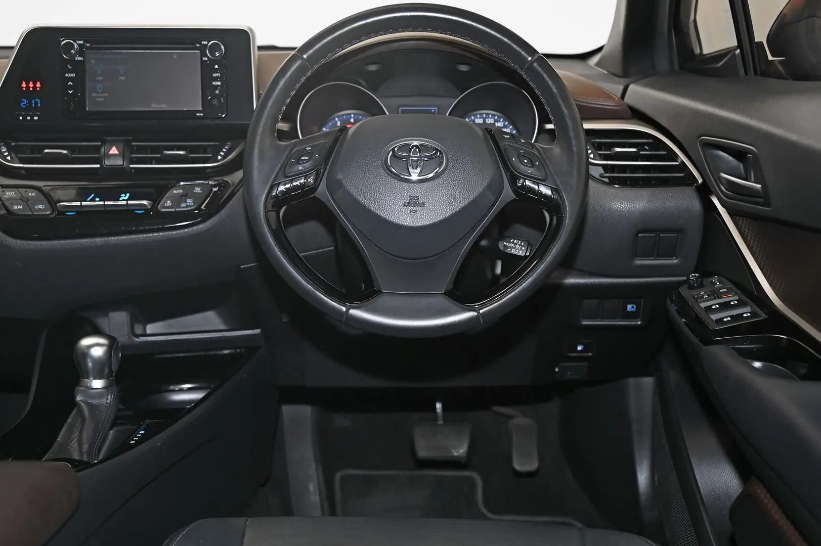 2018 Toyota C-HR Image 14