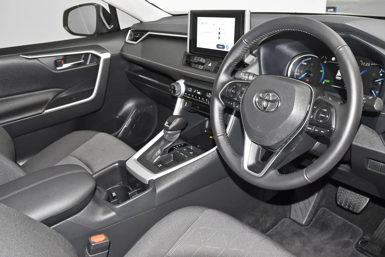 2025 Toyota RAV4 Gallery Image 9