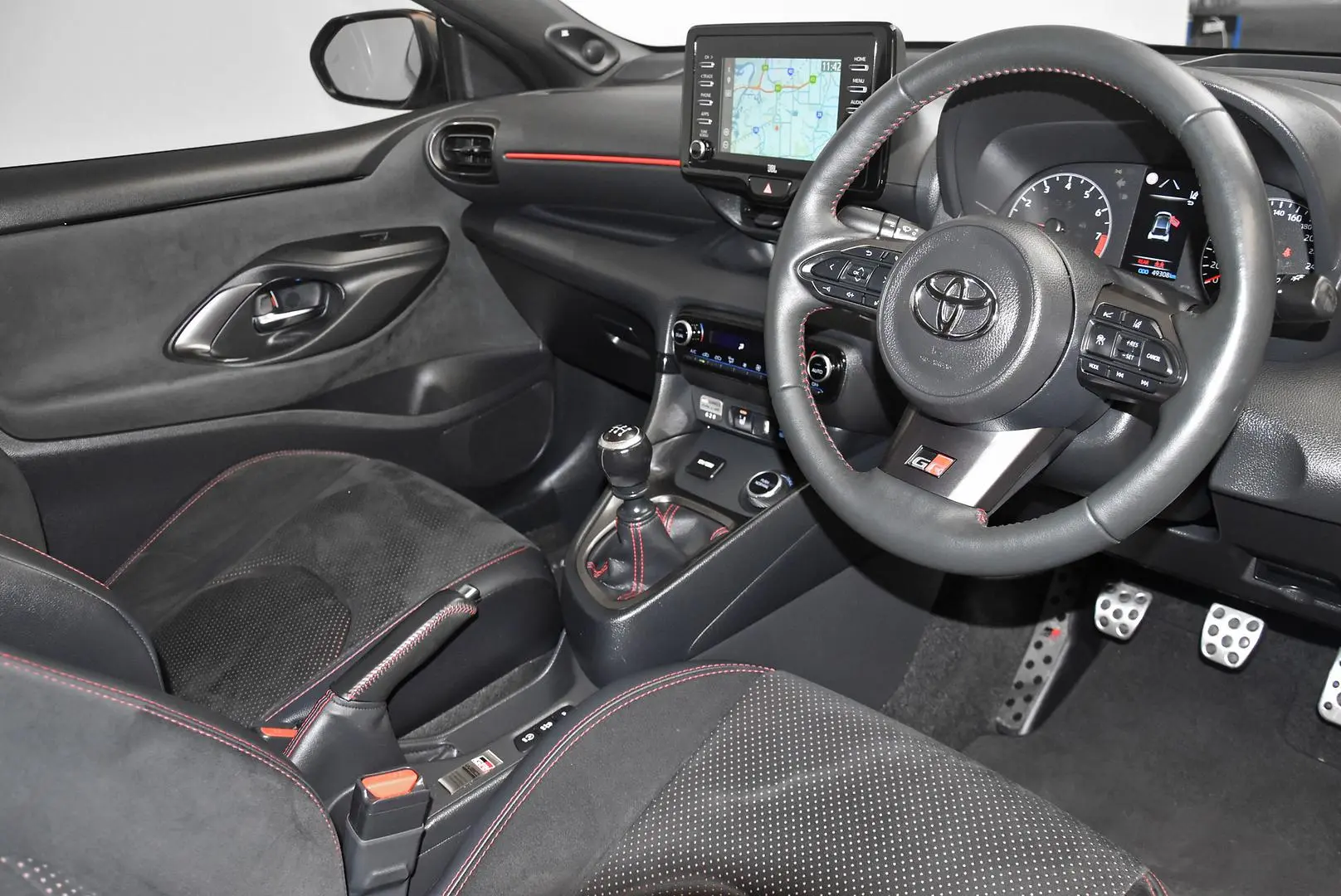 2022 Toyota Yaris Gallery Image 10