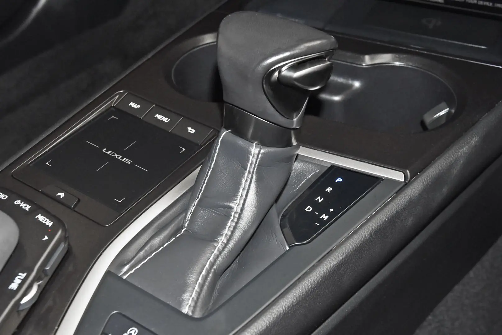 2019 Lexus UX Gallery Image 13