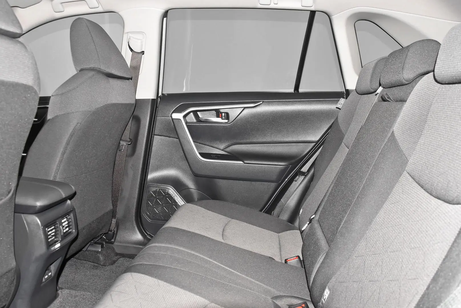 2025 Toyota RAV4 Gallery Image 19