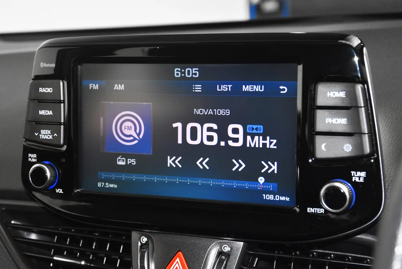 2017 Hyundai i30 Gallery Image 11