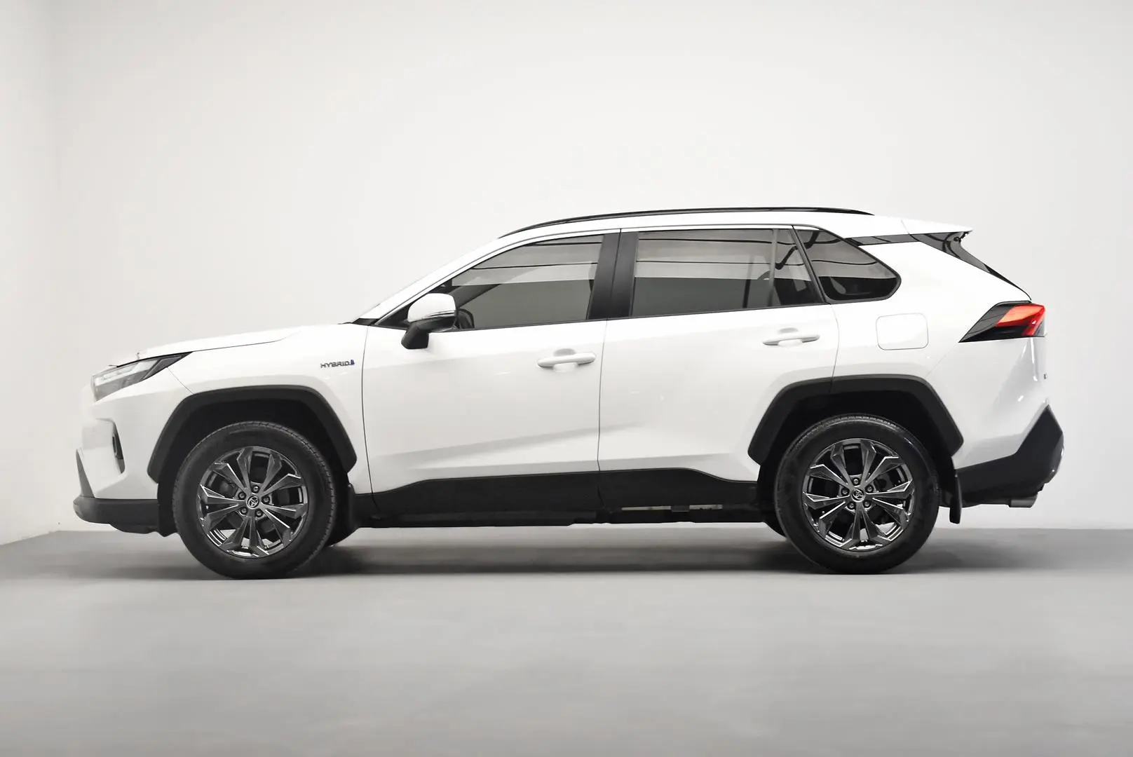 2022 Toyota RAV4 Gallery Image 4