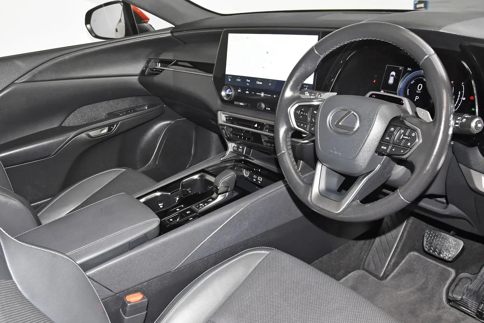 2023 Lexus RX Gallery Image 8